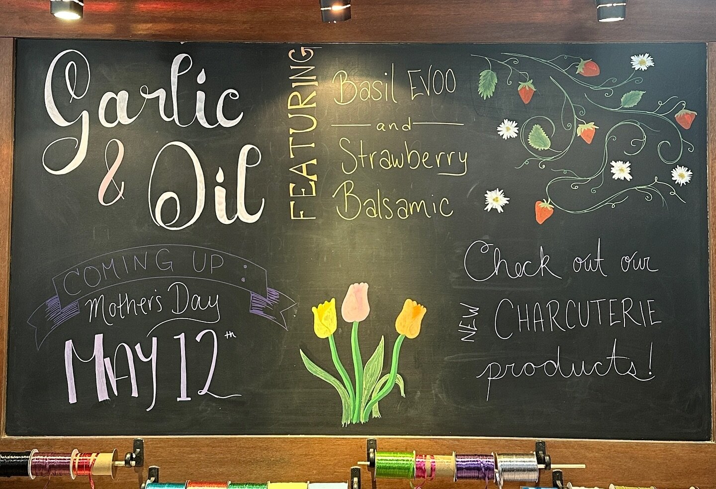 April&rsquo;s chalkboard provided by @cynjamstudio

Stop in every month to see new artwork, learn about upcoming events and get inspired with our oil and vinegar specials!
