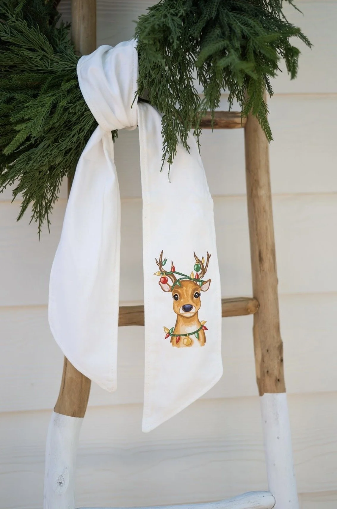 LuckyBird Reindeer Lights Wreath Sash