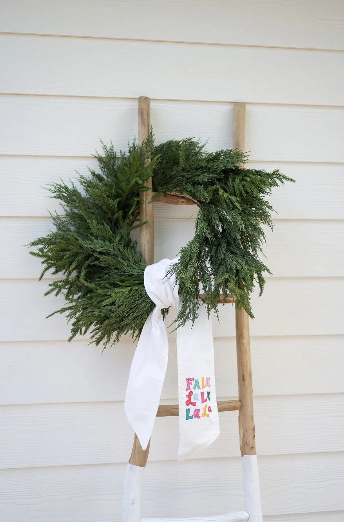 LuckyBird FaLaLa Wreath Sash