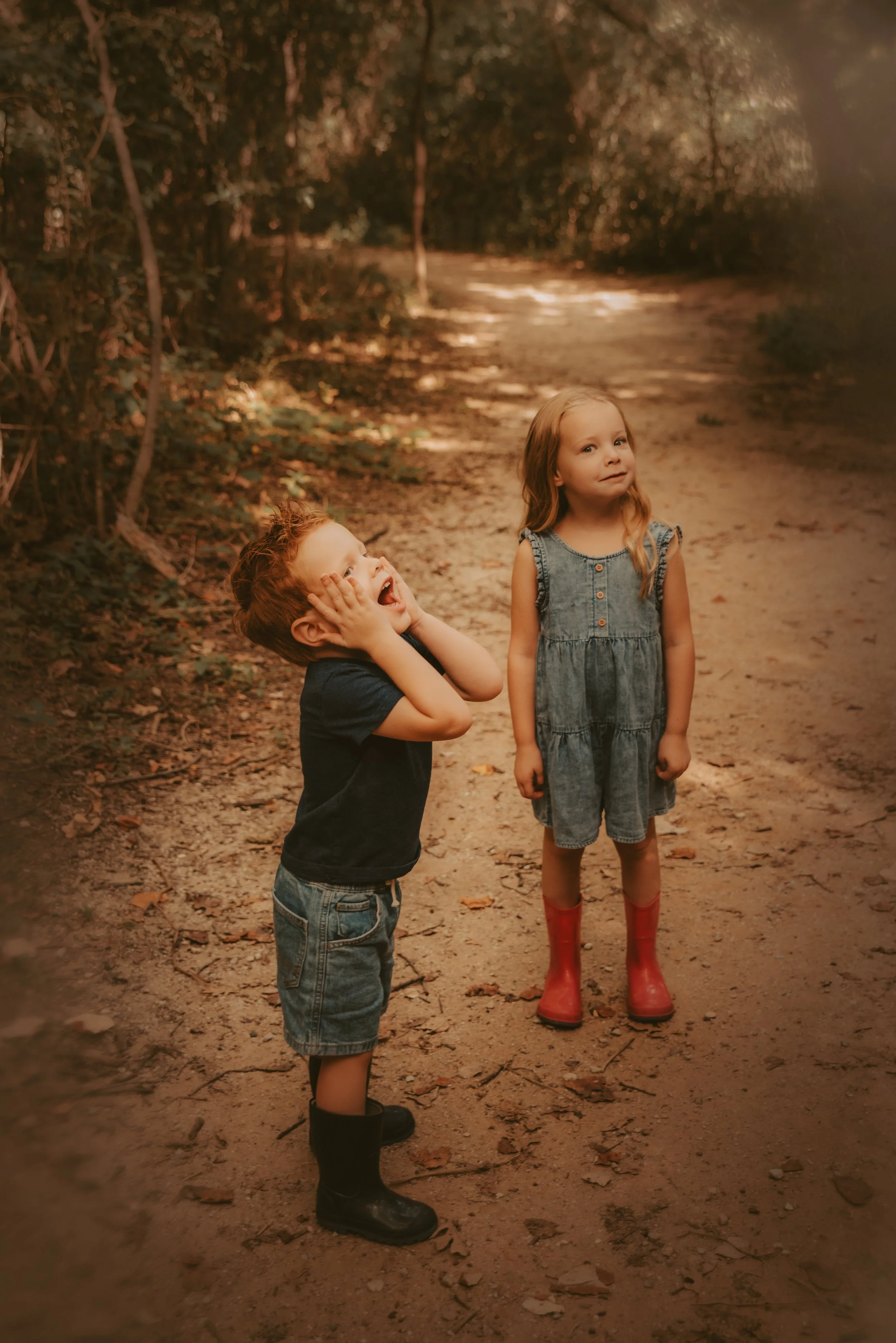 The Ultimate Guide to Fall Family Photos in Fort Worth &amp; DFW: Best Locations, Outfit Ideas &amp; Planning Tips