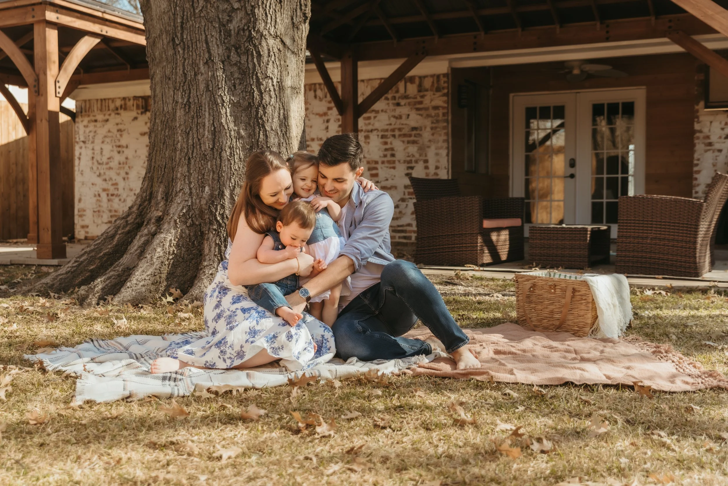 What to Wear for Family Photos in Fort Worth, TX: A Photographer's Guide