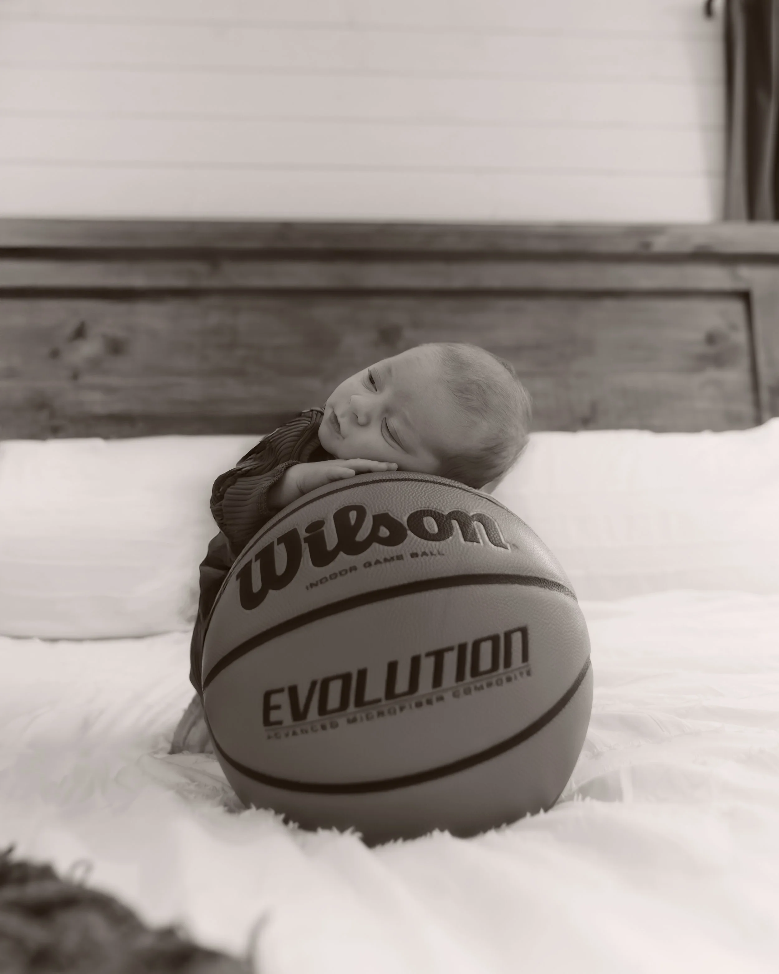 Brady Newborn-167.jpeg