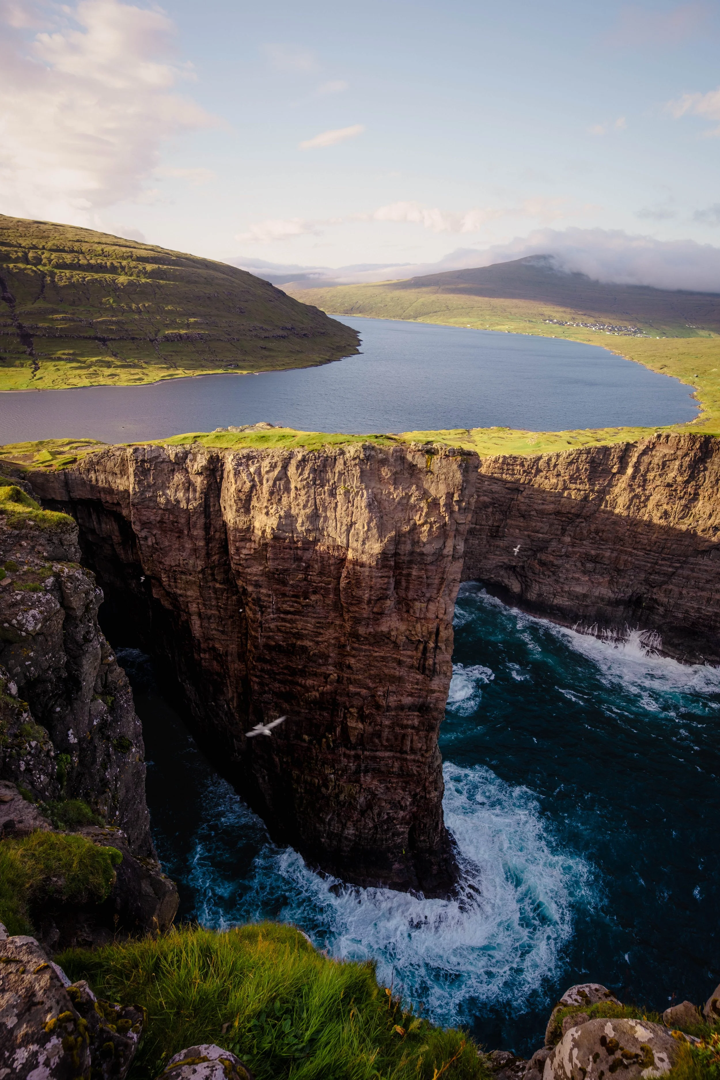 The floating lake Sørvágsvatn on Vagar in the archipelago of the Faroe Islands.