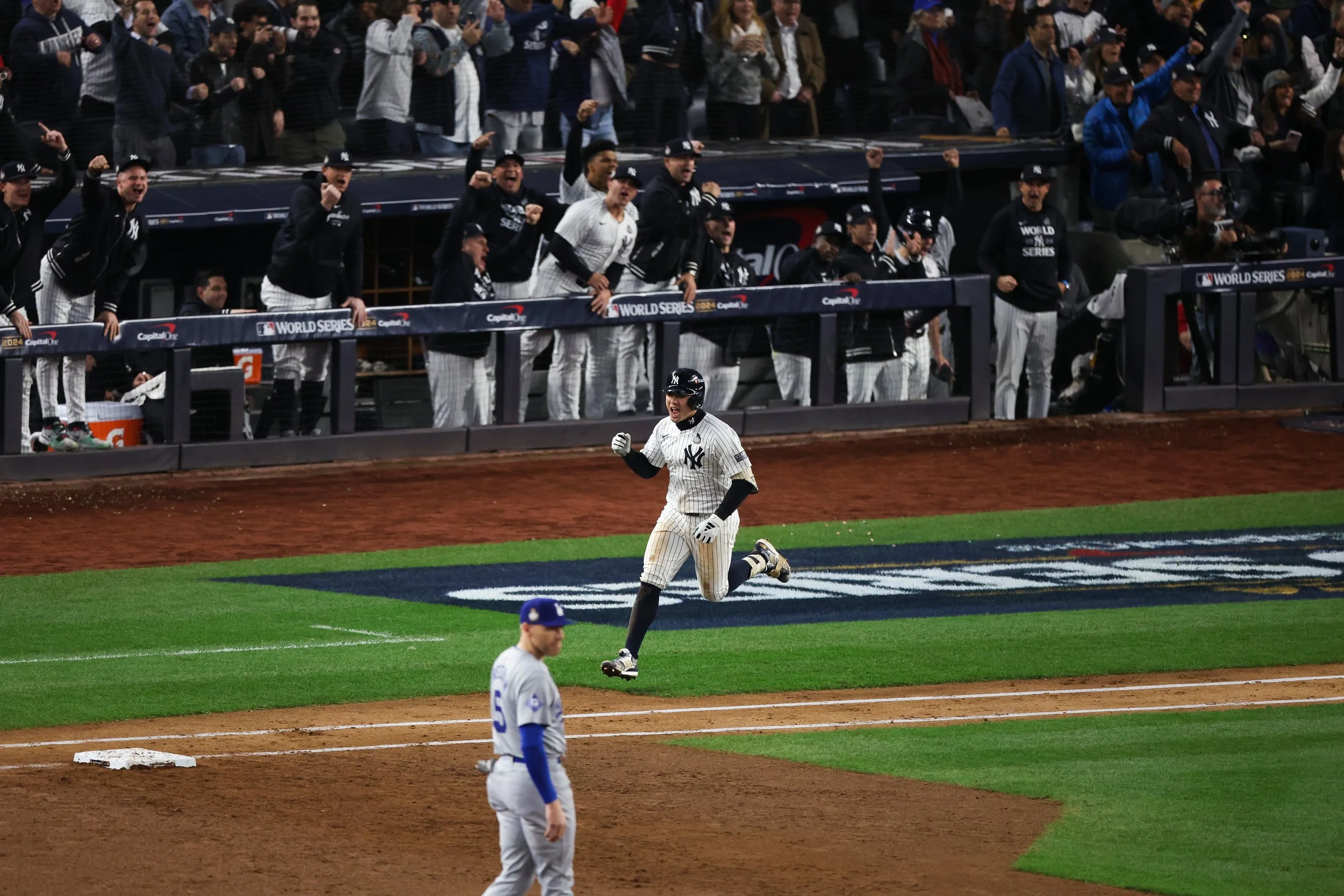 20241029_WORLDSERIES_G4_2499.JPG