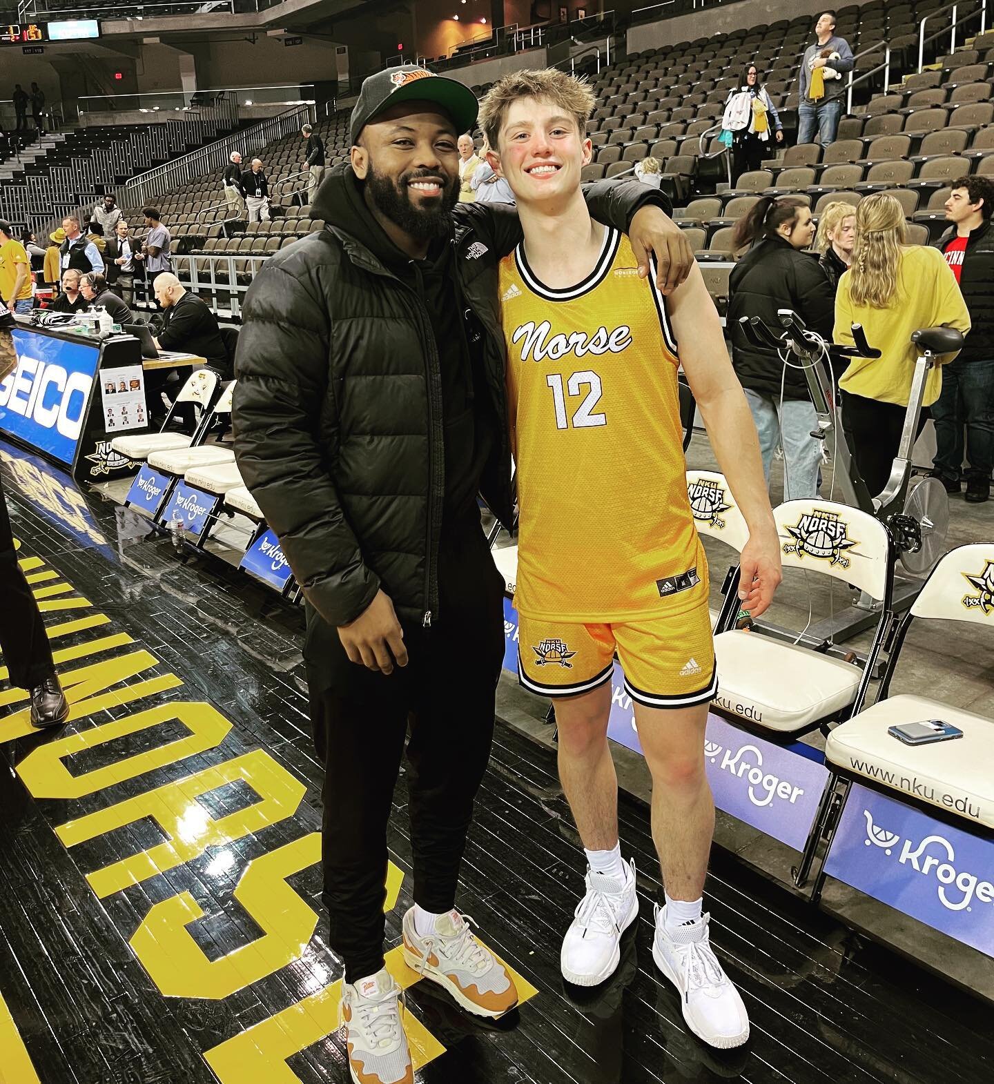 Finally got the  chance to see my lil bro @mitchelminor in that yellow and black yesterday as they pulled off the upset against UC! ⚔️ #NorseUp #UCwhathappened 😂