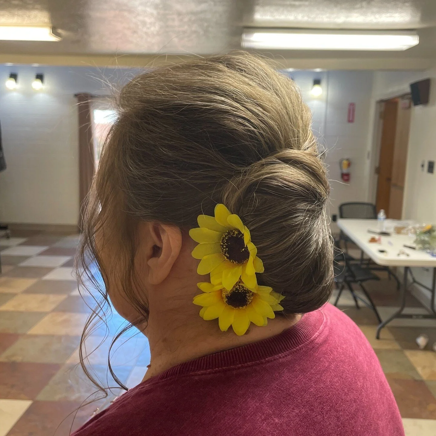 Take a cue from nature this spring and infuse your locks with the vibrancy of the season. Book your springtime hair adventure now and let your hair be as bold and beautiful as the blossoms around you!
🌺📆 #SpringHairBoldness #BloomingLocks
#HairAsAr