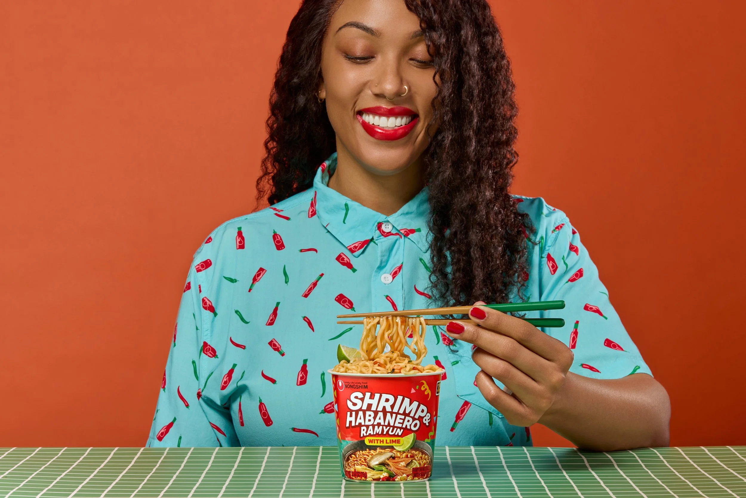 251010_Nongshim_Shrimp_Habanero_Test0233_(2)(Blue Shirt).jpg