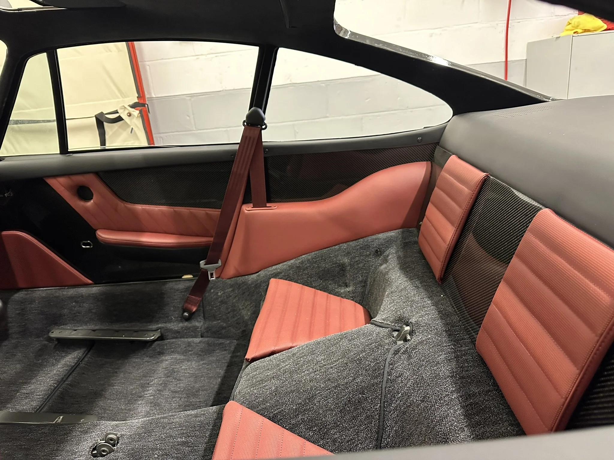 Porsche 911 G Series Carbon Fiber Trim