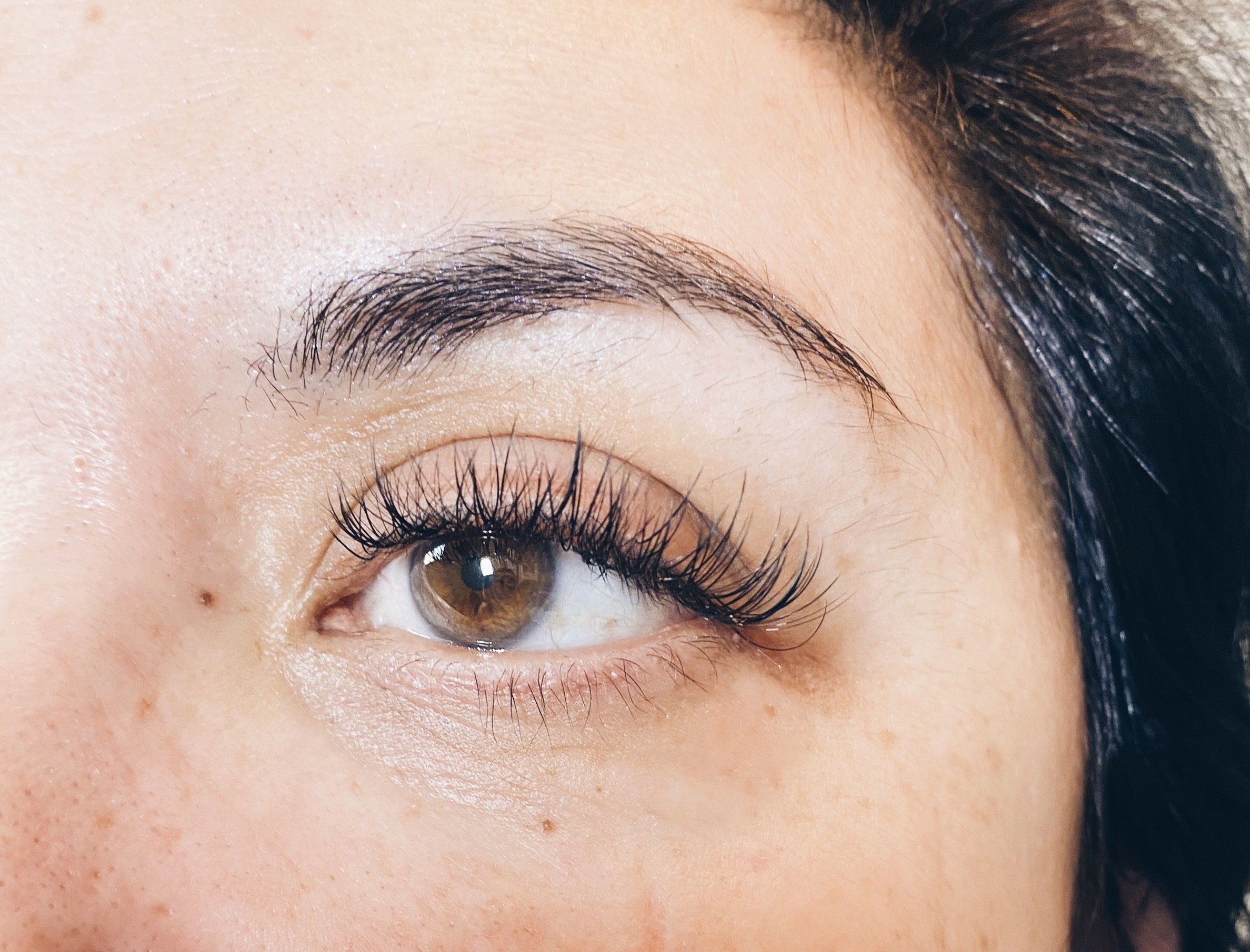 Wispy cat eye - light hybrid | C curl (LG1-R)