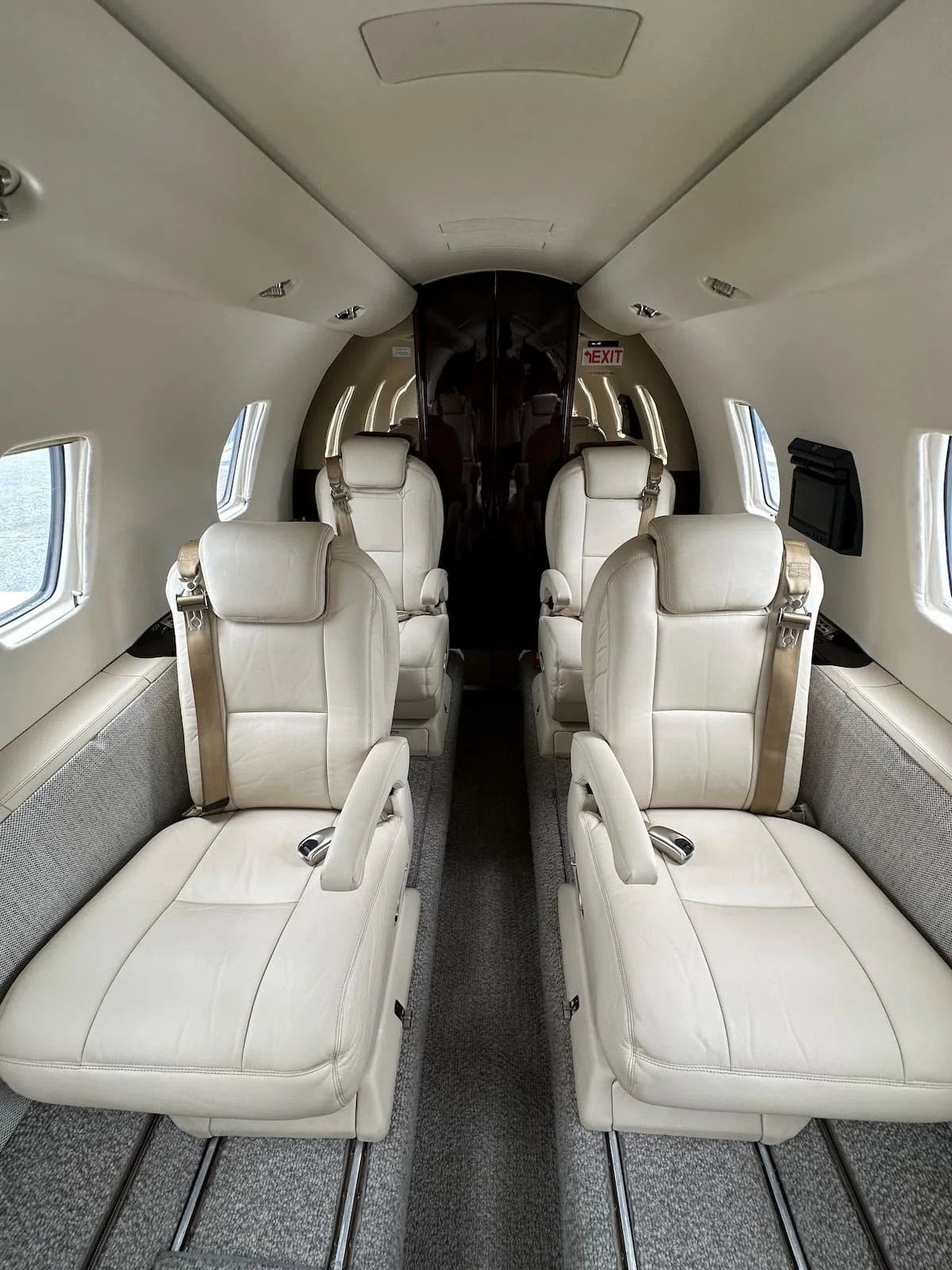 Interior 1.jpg
