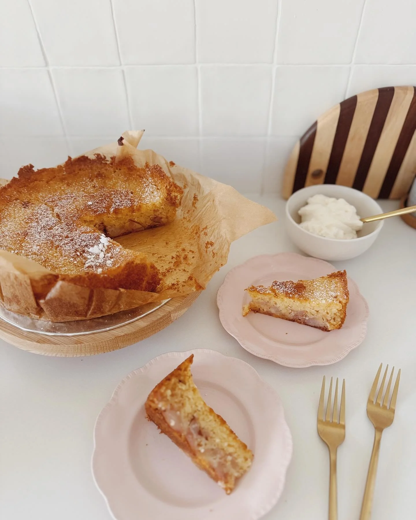Italian Pear Cake - gluten and dairy free! 🍐

You guys loved this Italian Pear Cake when I shared on Stories yesterday so as requested I&rsquo;ve popped the recipe here so you can save it to use when you next need a treat!
 
Not only is it gluten an