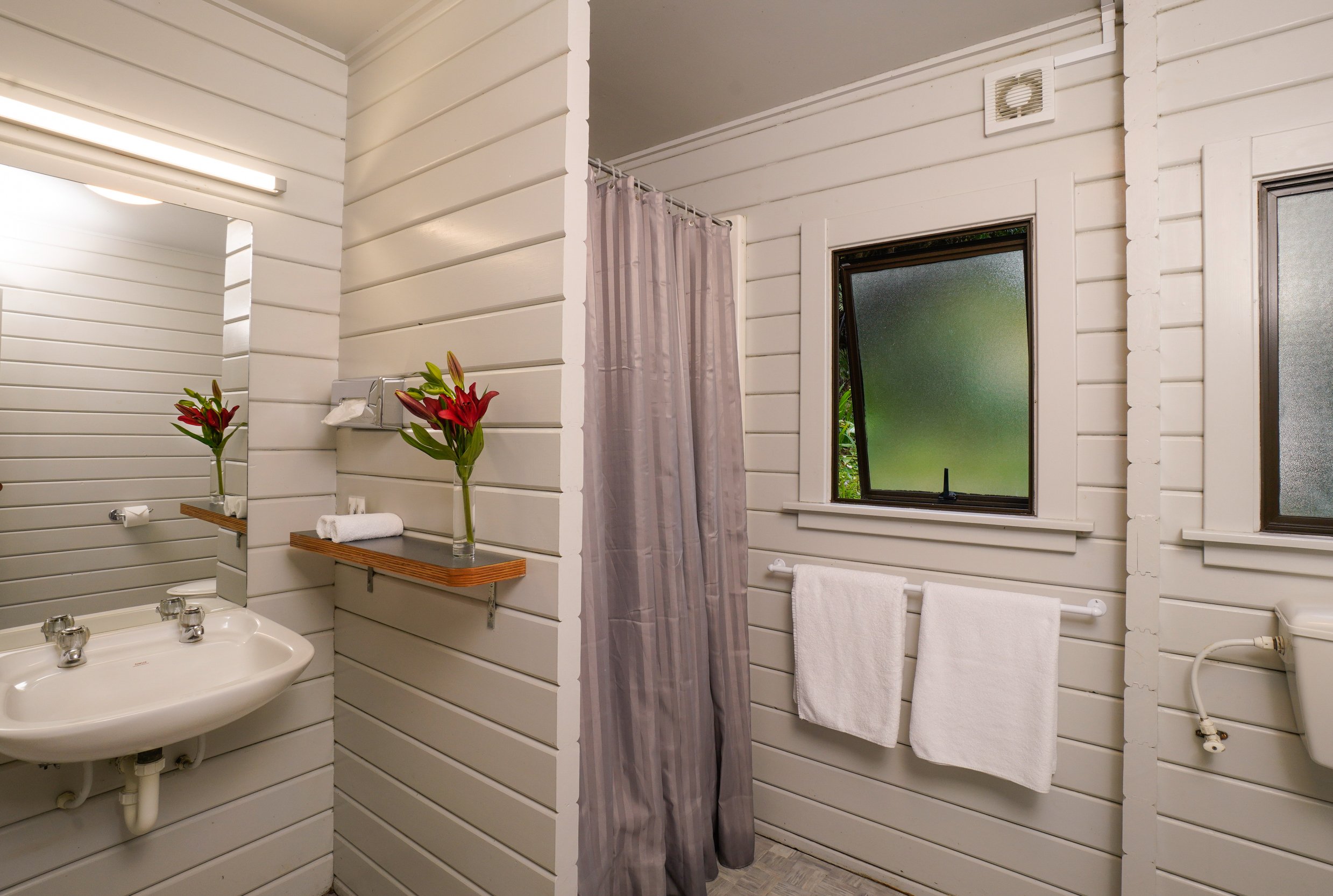 Portage Resort Weka bathroom.jpg