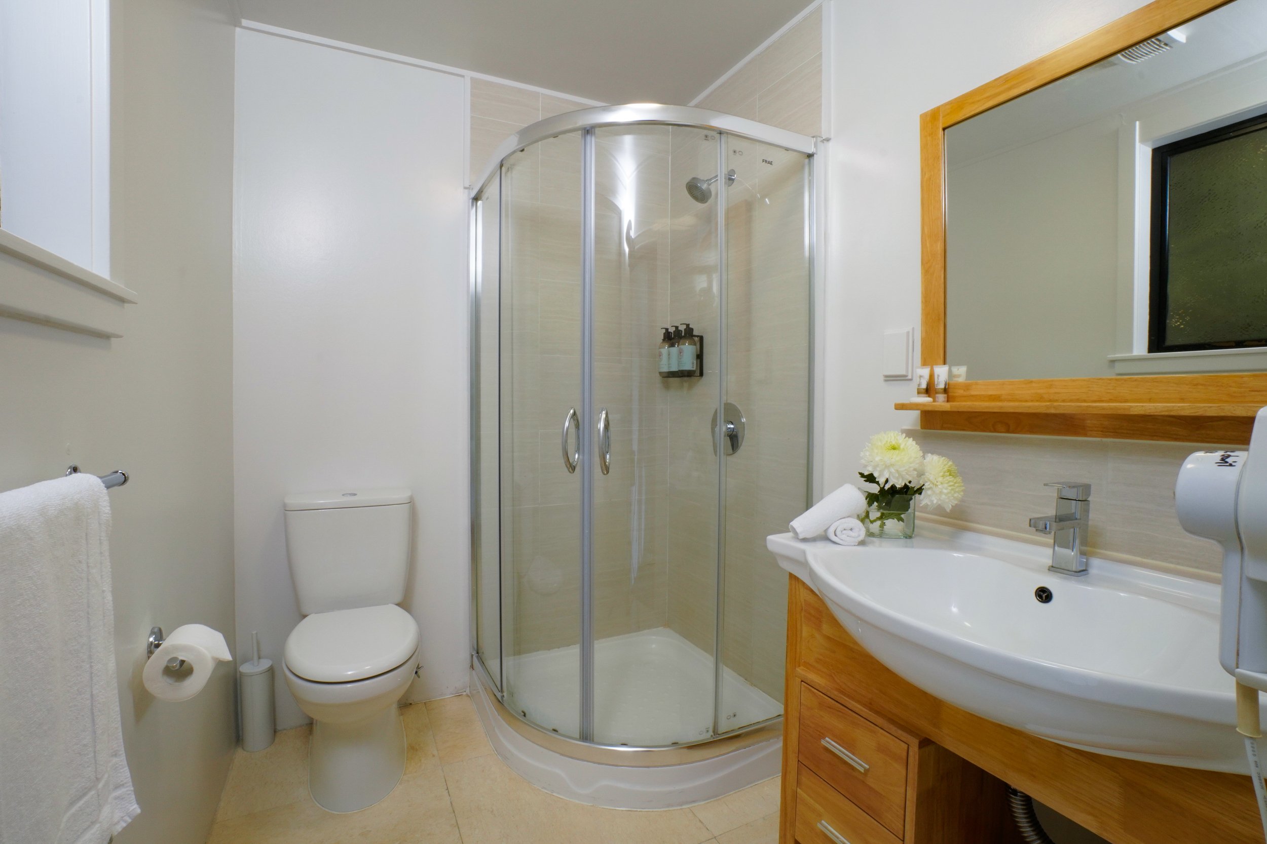 Portage Resort Korimako 2 bed bathroom.jpg