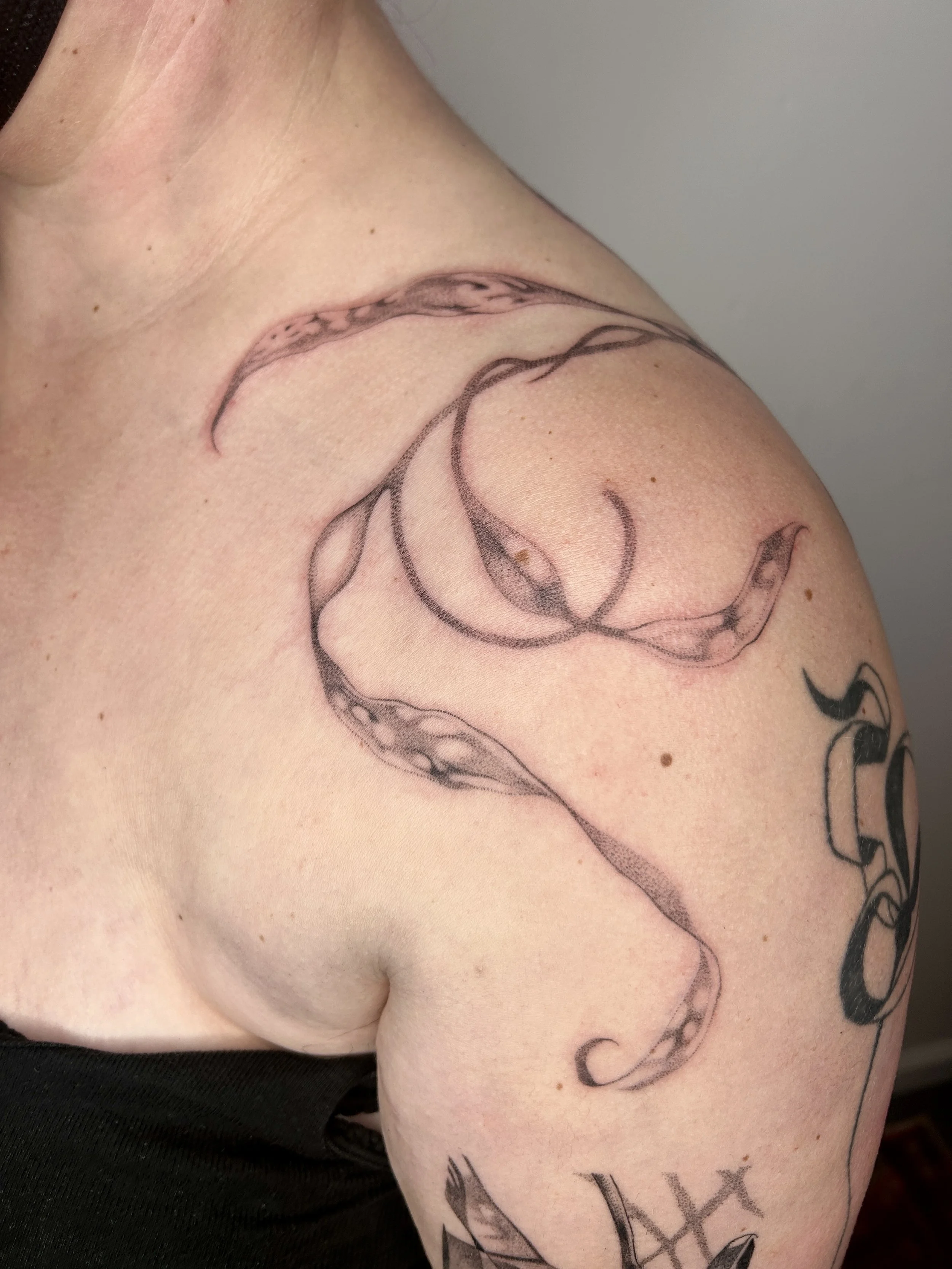 5 hours tattooing, 2 hours designing