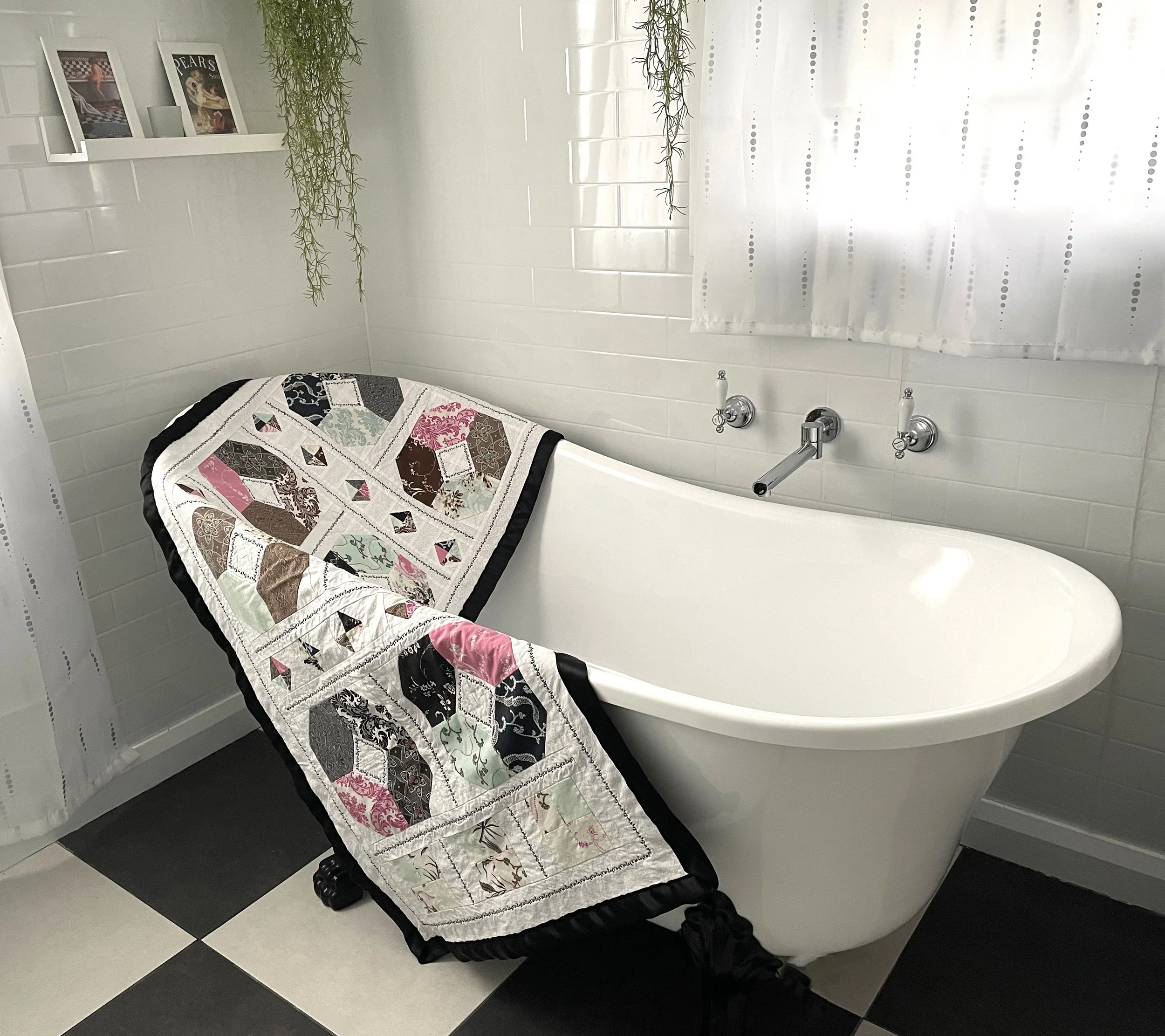 Charming Dorothy on bath.JPG