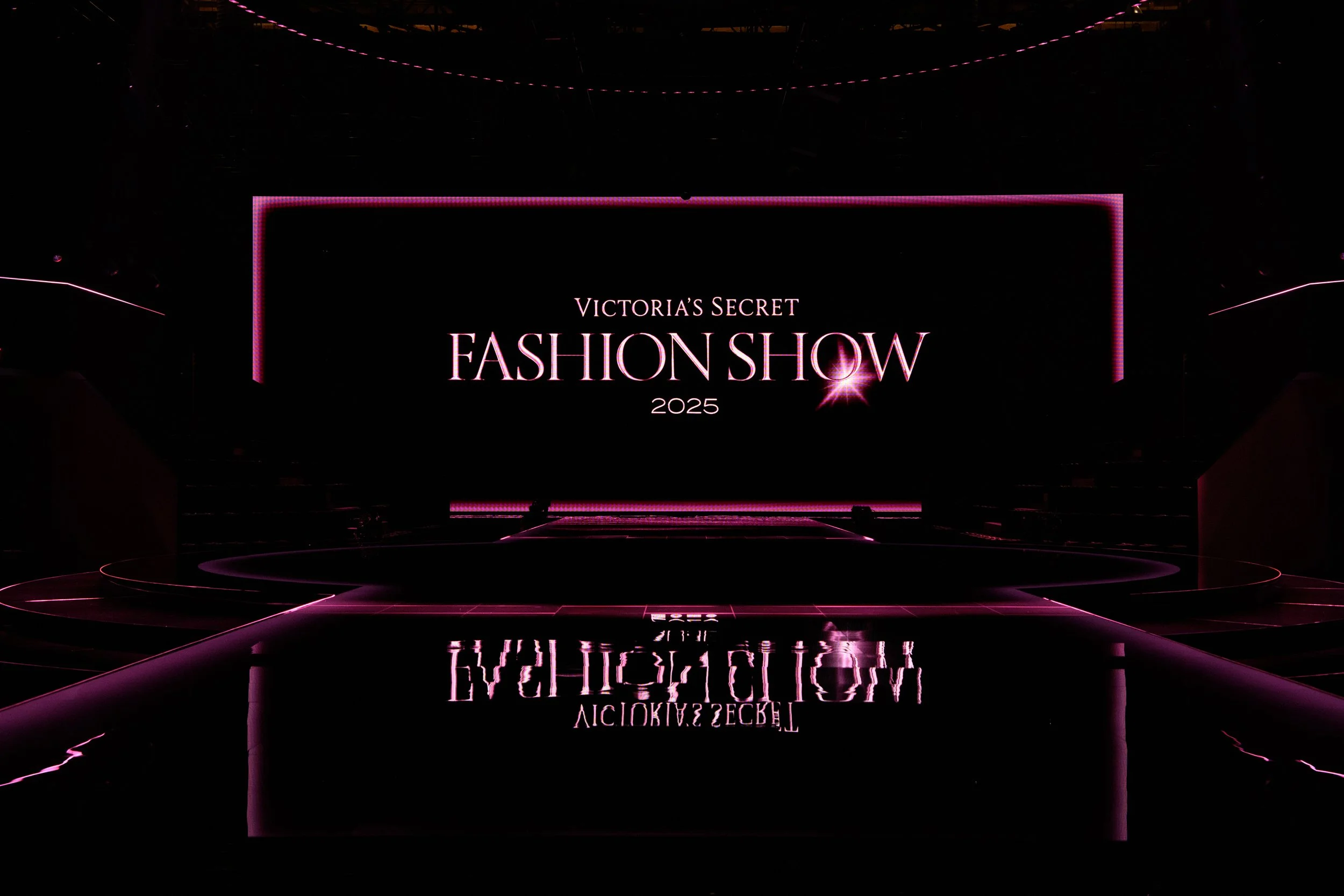 Victoria's Secret Fashion Show 25'