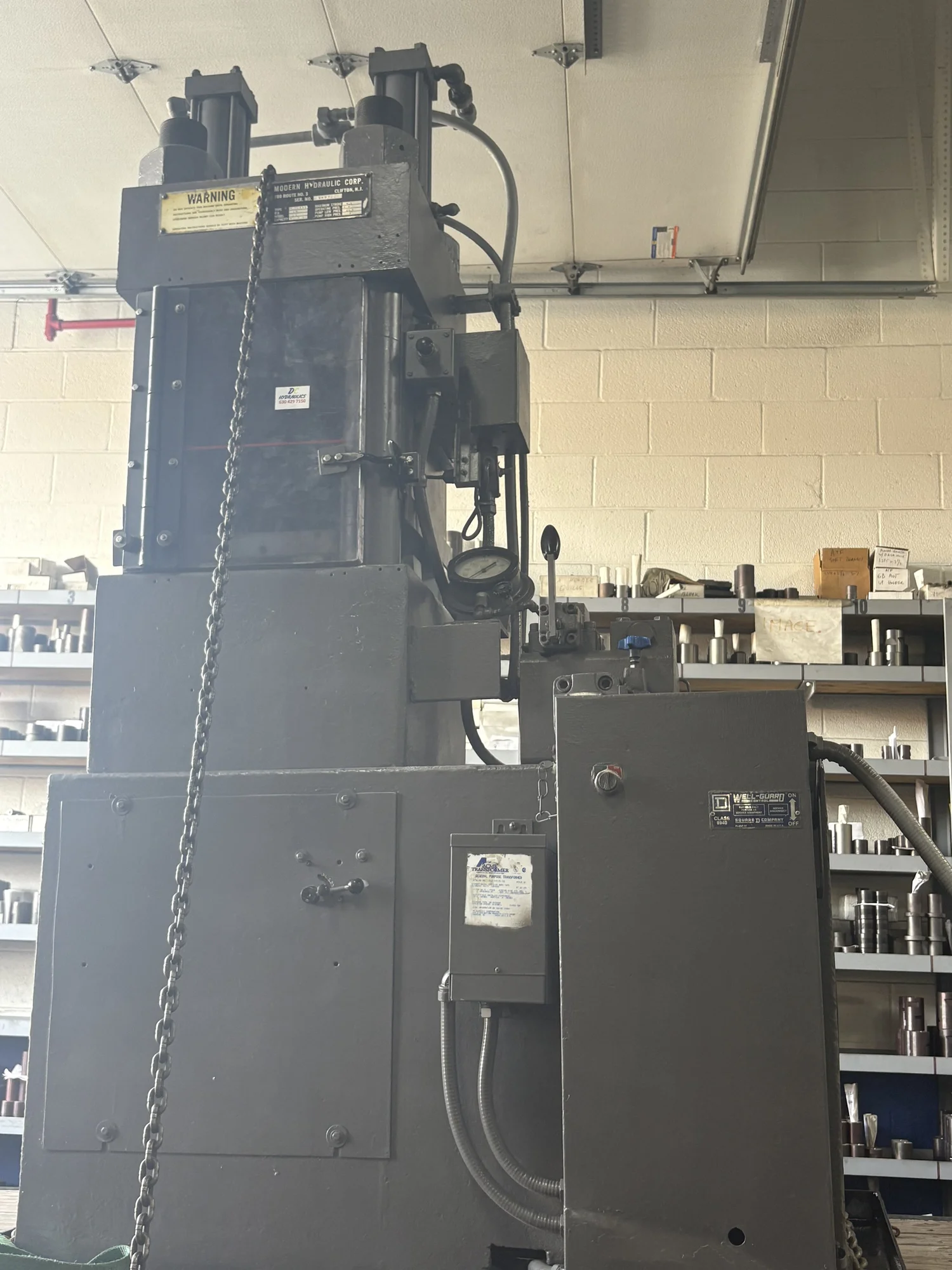 Hydraulic equipment in the Sterig shop