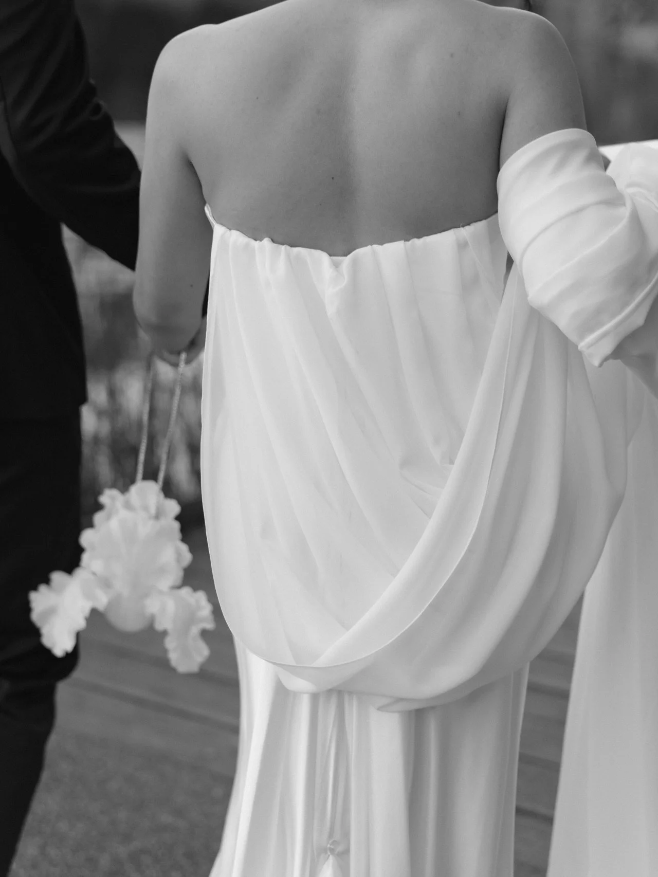 An &amp; William&rsquo;s beautiful October wedding at the Botanical Gardens - a sunny day, an intimate ceremony, and the most special moment seeing them in their traditional Vietnamese outfits.

Can&rsquo;t wait to share more from this day soon. ✨
⠀⠀