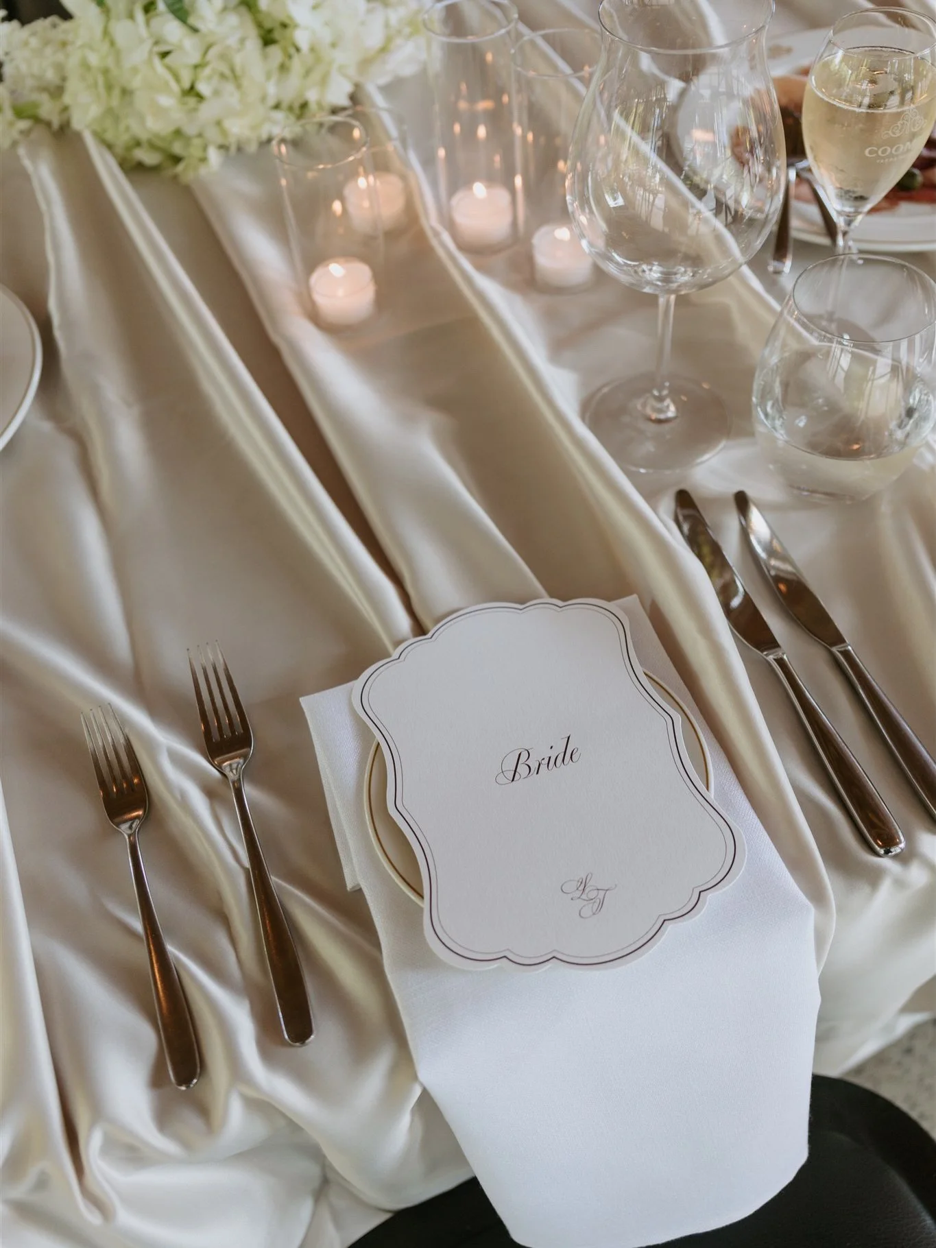 We will always say yes to soft draping and a hint of silver 🩶

Loving these details from Taylah and Luke&rsquo;s reception.
⠀⠀⠀⠀⠀⠀⠀⠀⠀
Creative direction and stationery @taylahsinead 
Venue @coombeyarravalley 
Photographer @leileiclavey 
Videographer