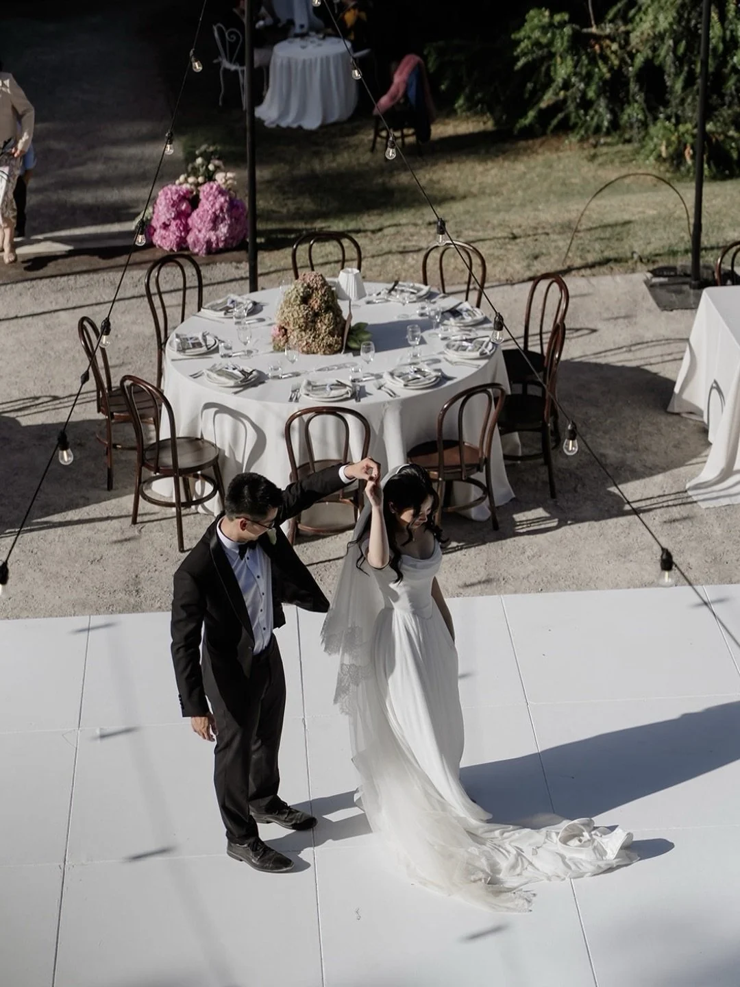 Nhi &amp; Kevin&rsquo;s celebration at Como House was always going to be about the space.
⠀⠀⠀⠀⠀⠀⠀⠀⠀
The heritage setting, the open-air reception and lush garden grounds gave us so much to work with. We complemented the natural elegance of the space w
