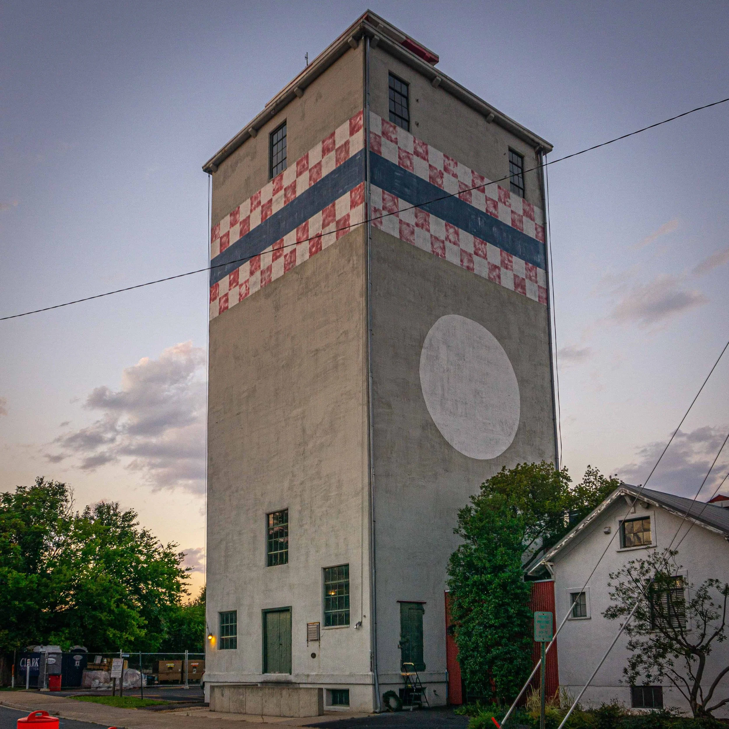 Downtown Fredericksburg Tower / Greenwell Fitness