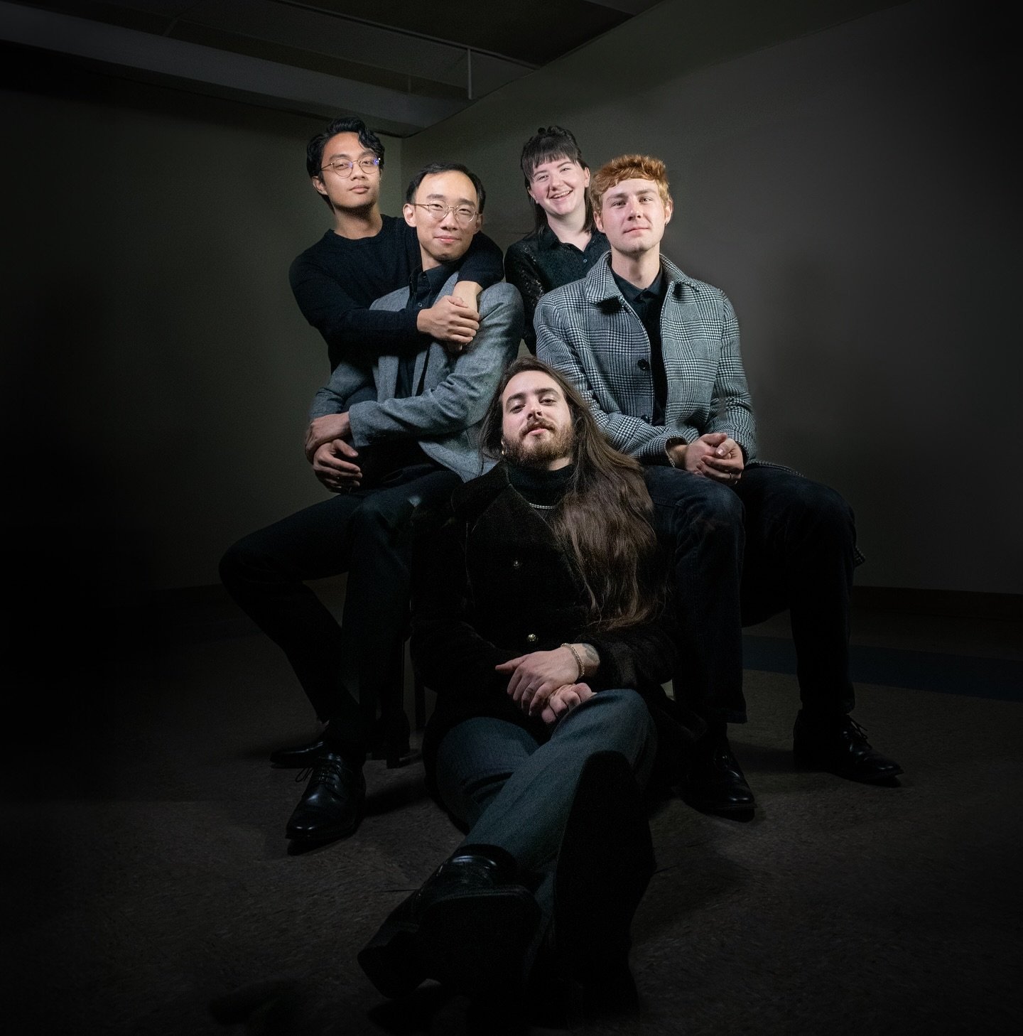 nonesuch.reedquintet wishes everyone a beautiful Thanksgiving weekend! We are so grateful for all your support that allows us to share our music 🫶 We can&rsquo;t thank you enough! 

Happy thanksgiving, from our happy family to yours 🦃🧡