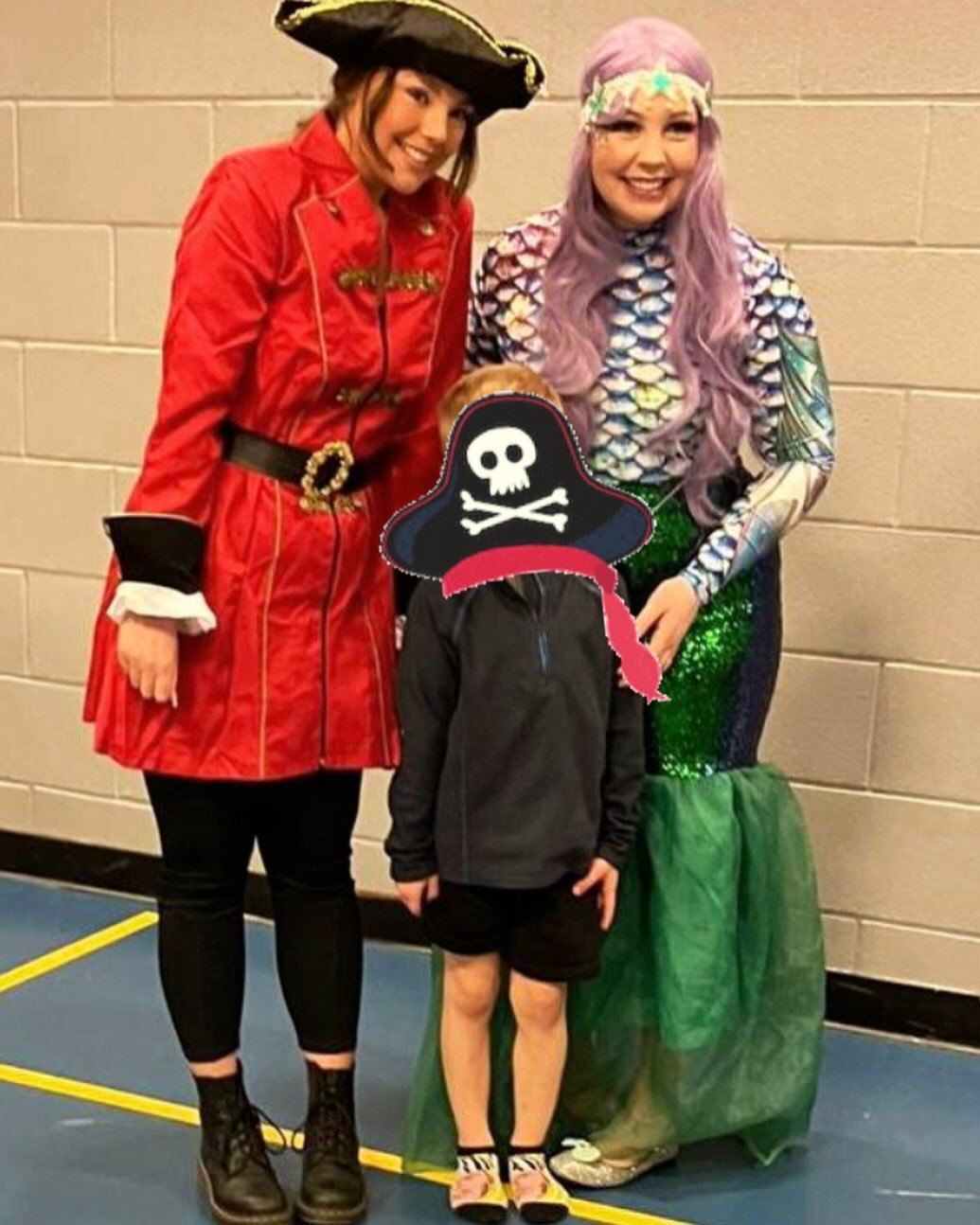 Ahoy there! We now offer PIRATE AND MERMAID parties. Have a pirate, a mermaid or BOTH. So much fun for everyone! 🧜🏻&zwj;♀️🏴&zwj;☠️