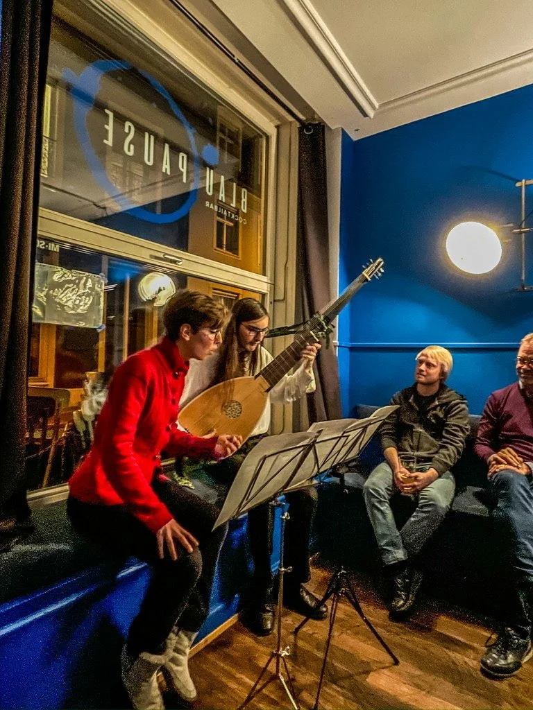 Micro-concerts and presentations