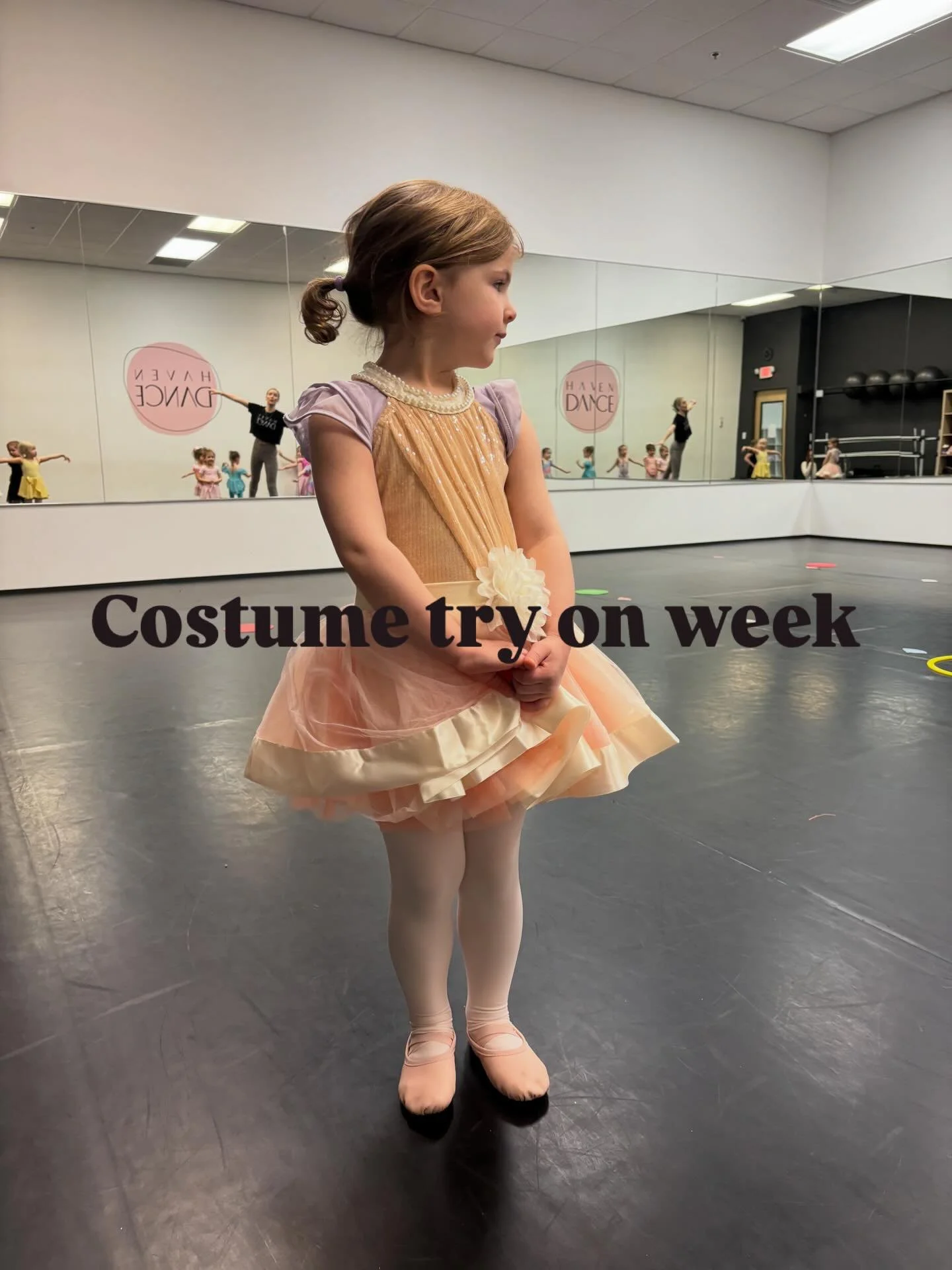 Spring recital costumes are officially arriving in studio and we are IN LOVE. 🥹✨

The colors. The sparkle. The details. The excitement in our dancers&rsquo; eyes when they see their costume for the first time&hellip; it never gets old.

Recital seas