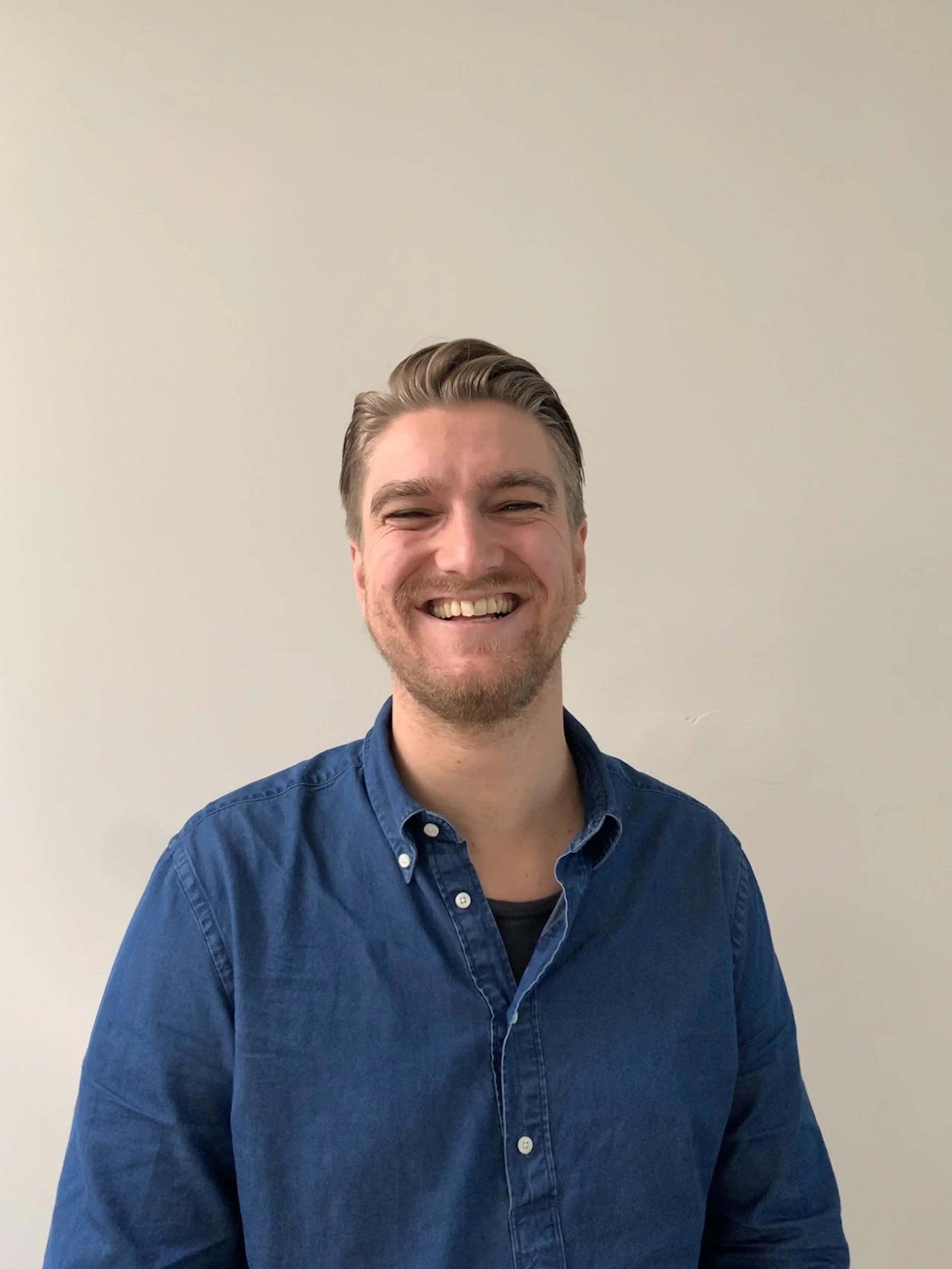 Kees Blok smiling - non dual coach offering life after awakening guidance