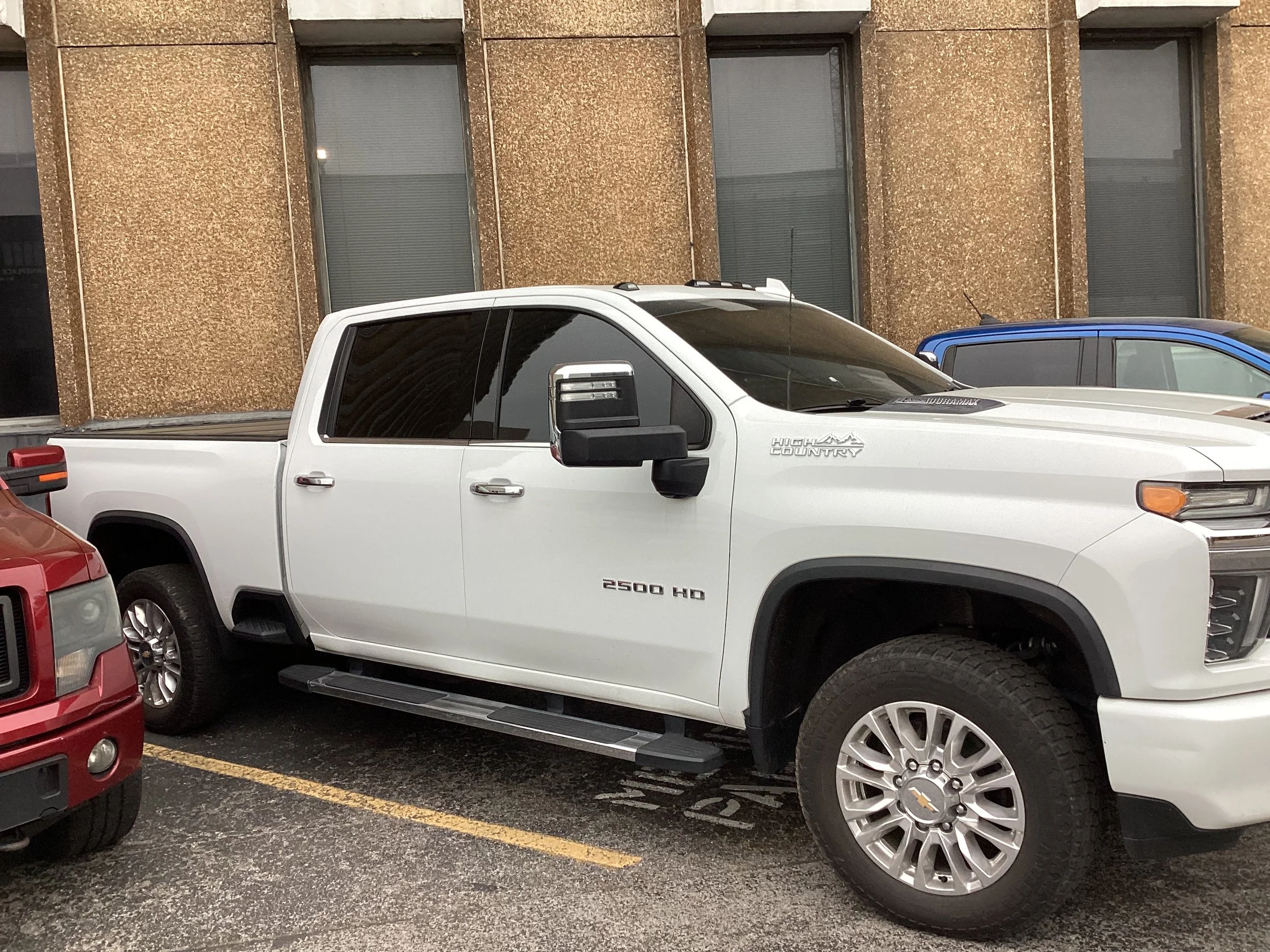 Chevrolet Silverado.jpg