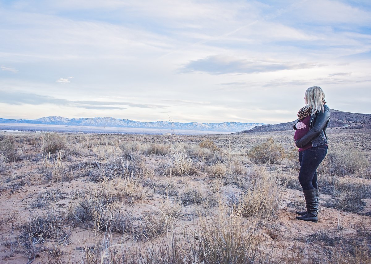 Maternity Photo Session at El Cerro de Los Lunas