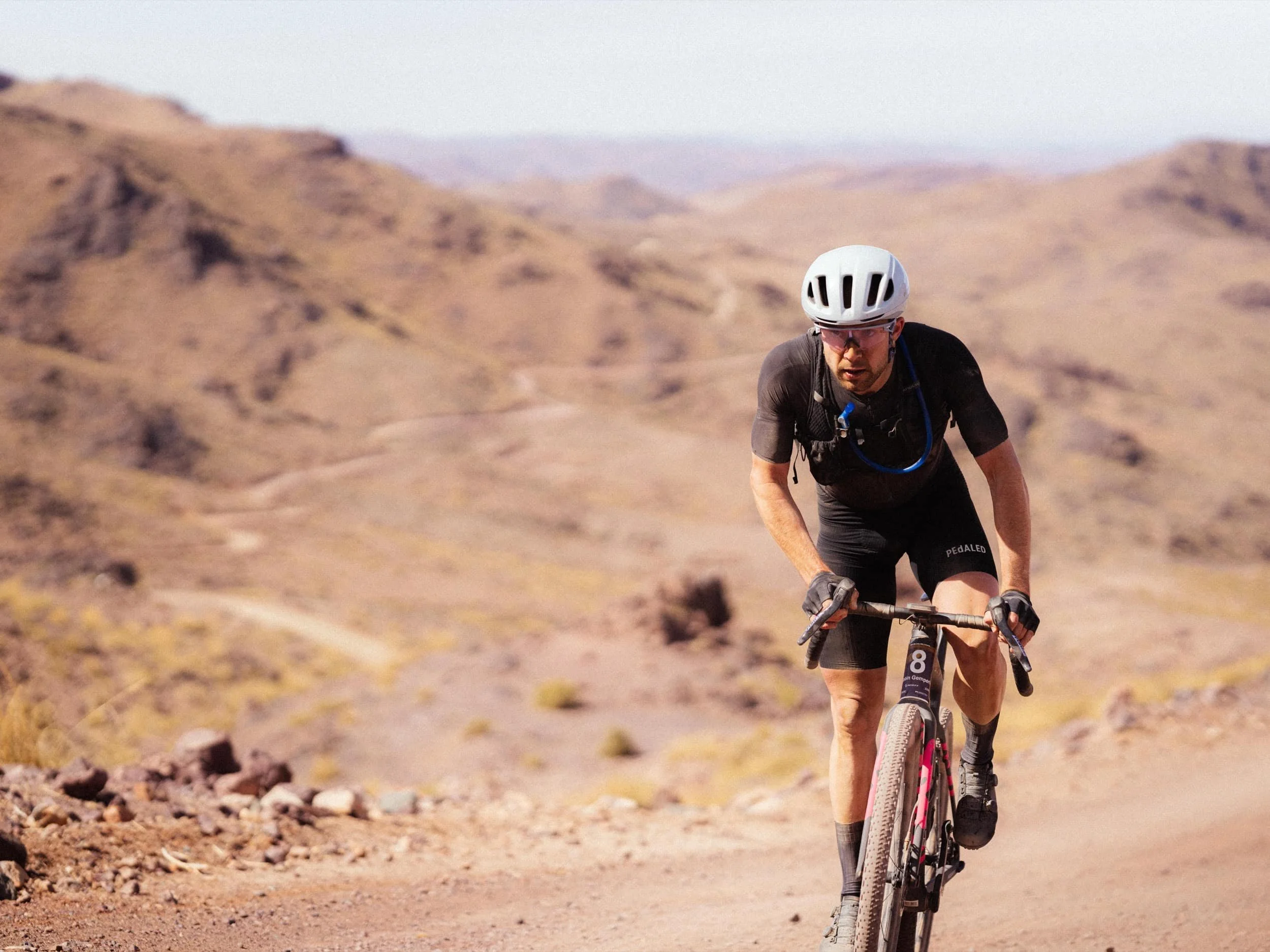 #139: Windkante, Watt und Fanboy-Momente: Robin Gemperle über das Sahara Gravel