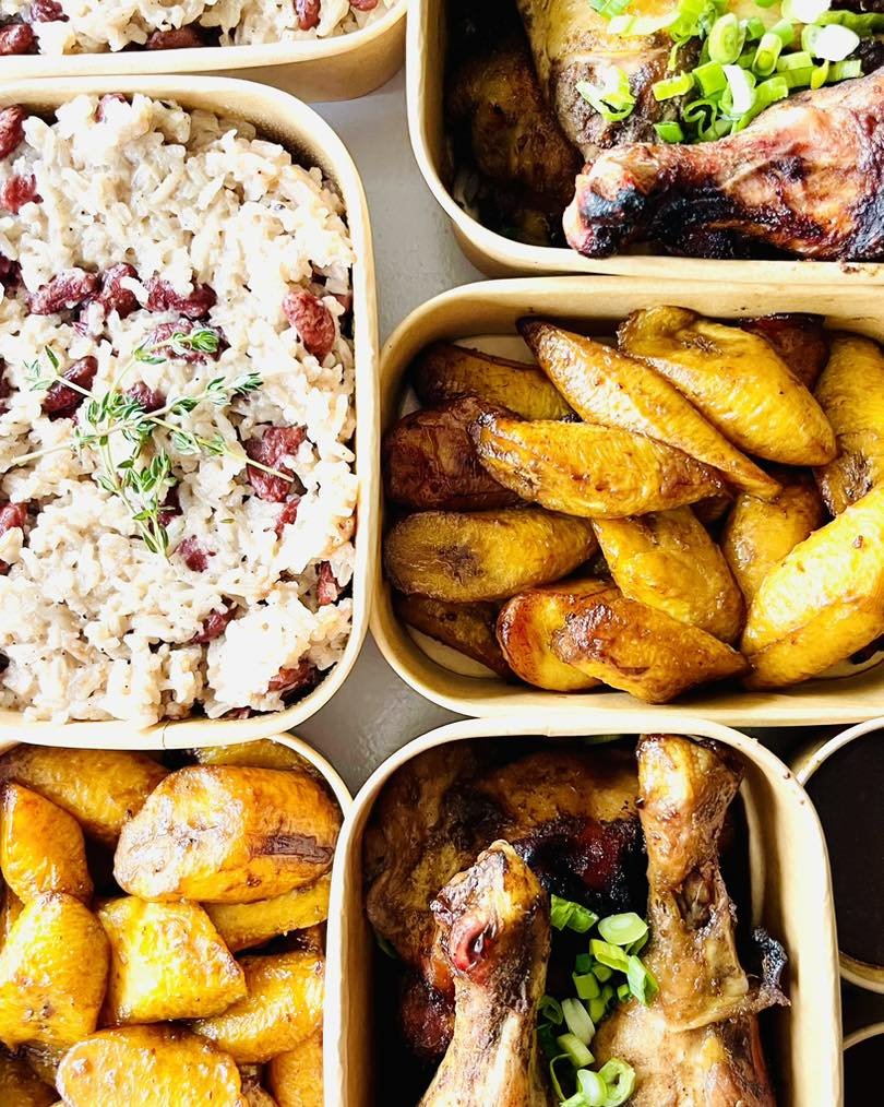 ORDER UP: Jamaican Jerk Chicken, Peas and Rice, Plantains🇯🇲

#globalcuisine #foodporn #appleton #greenbay #food #neenah #veteranowned #foodlover #veterans #letmecookforyou #home #madefromscratch #homedelivery #keyroskitchen #food #jerk #chicken #je
