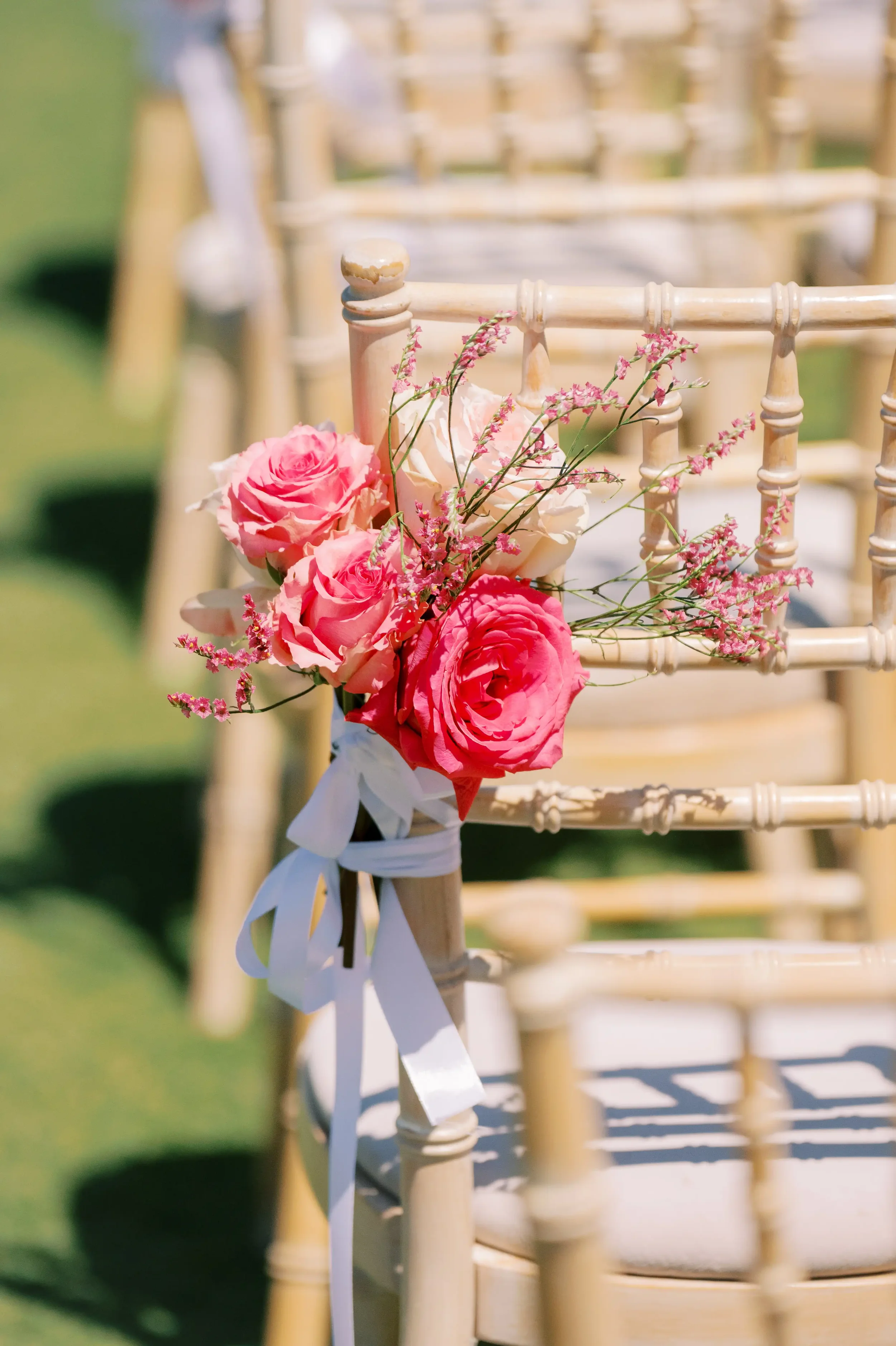 cute-floral-details-of-an-elegant-wedding.webp