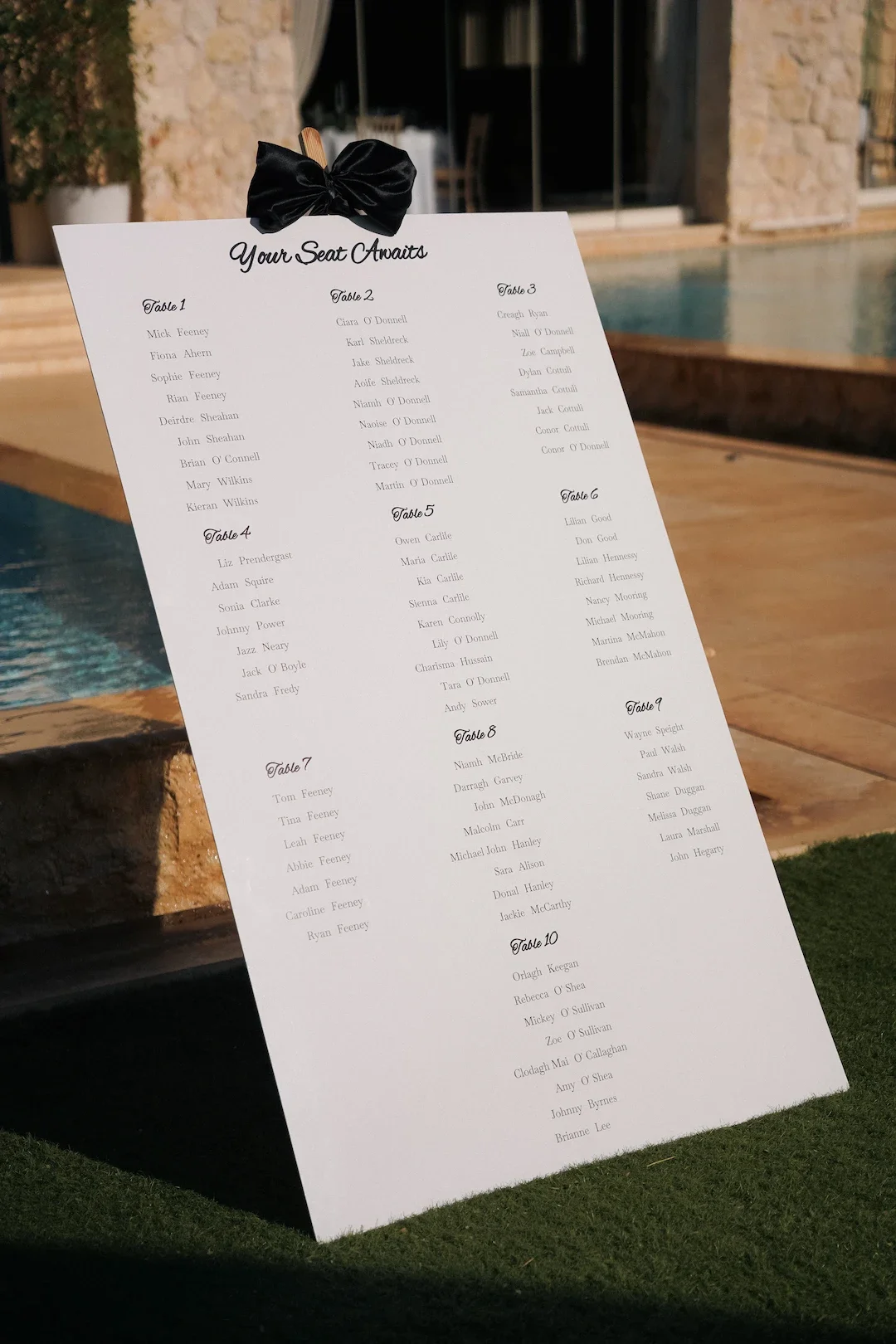 beautiful seating chart by the pool of orizontes estate
