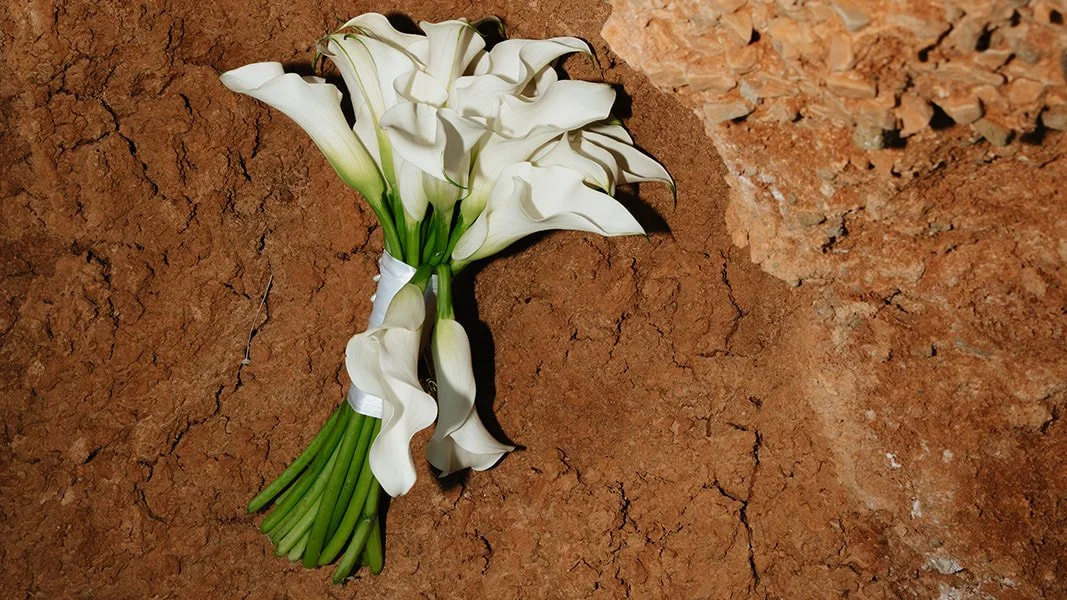bridal bouquet on the rocks of the athenian riviera