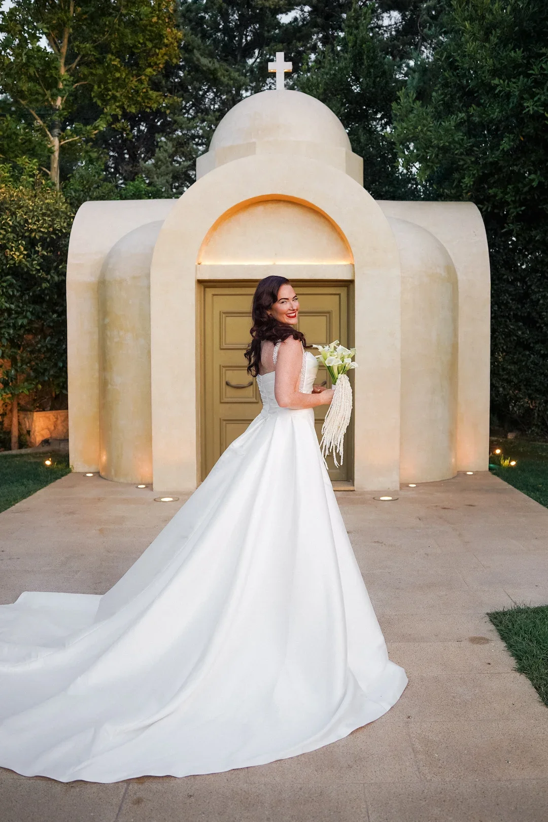 bride holding her bouquet