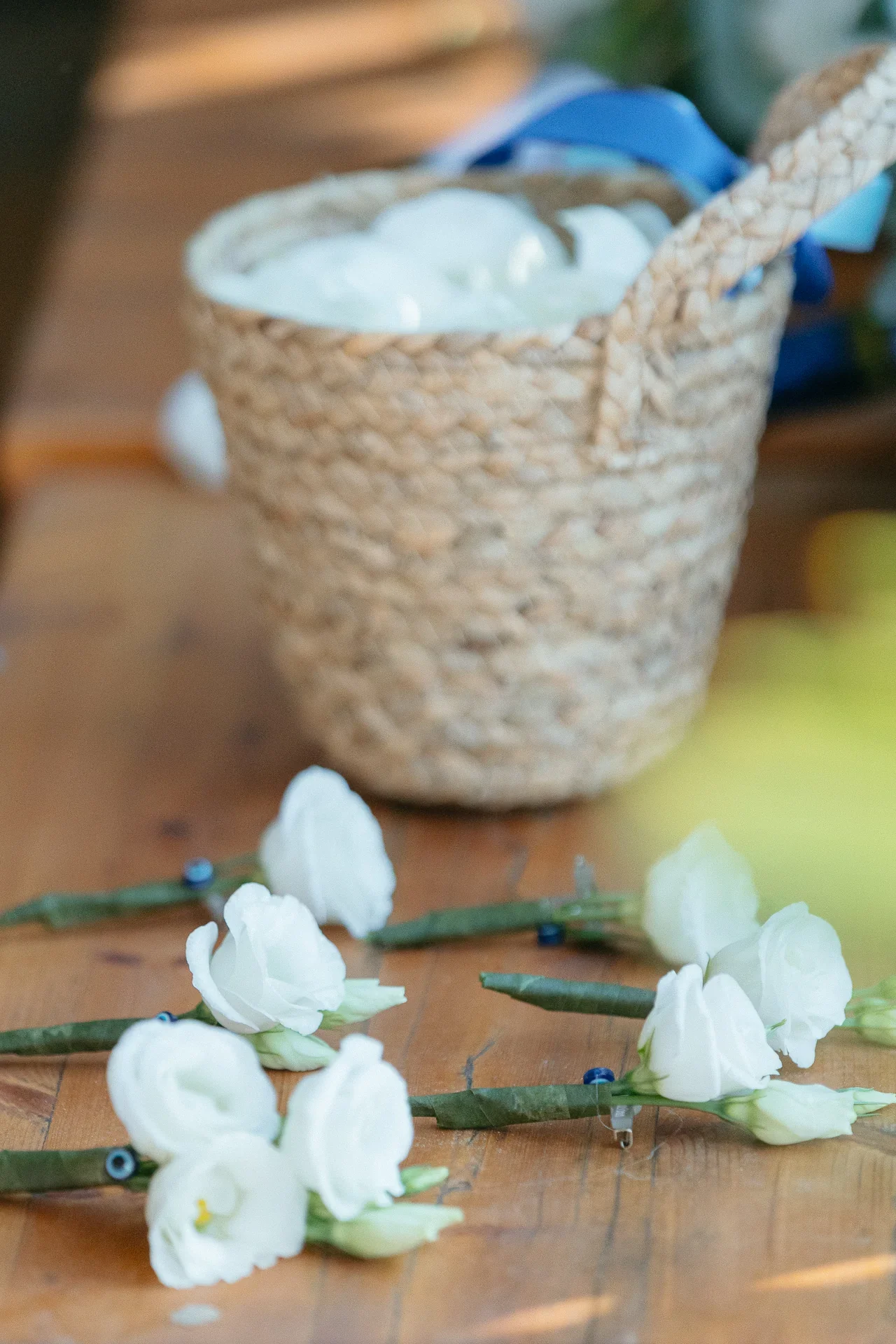 diy-buttonholes-for-the-bestmen.webp
