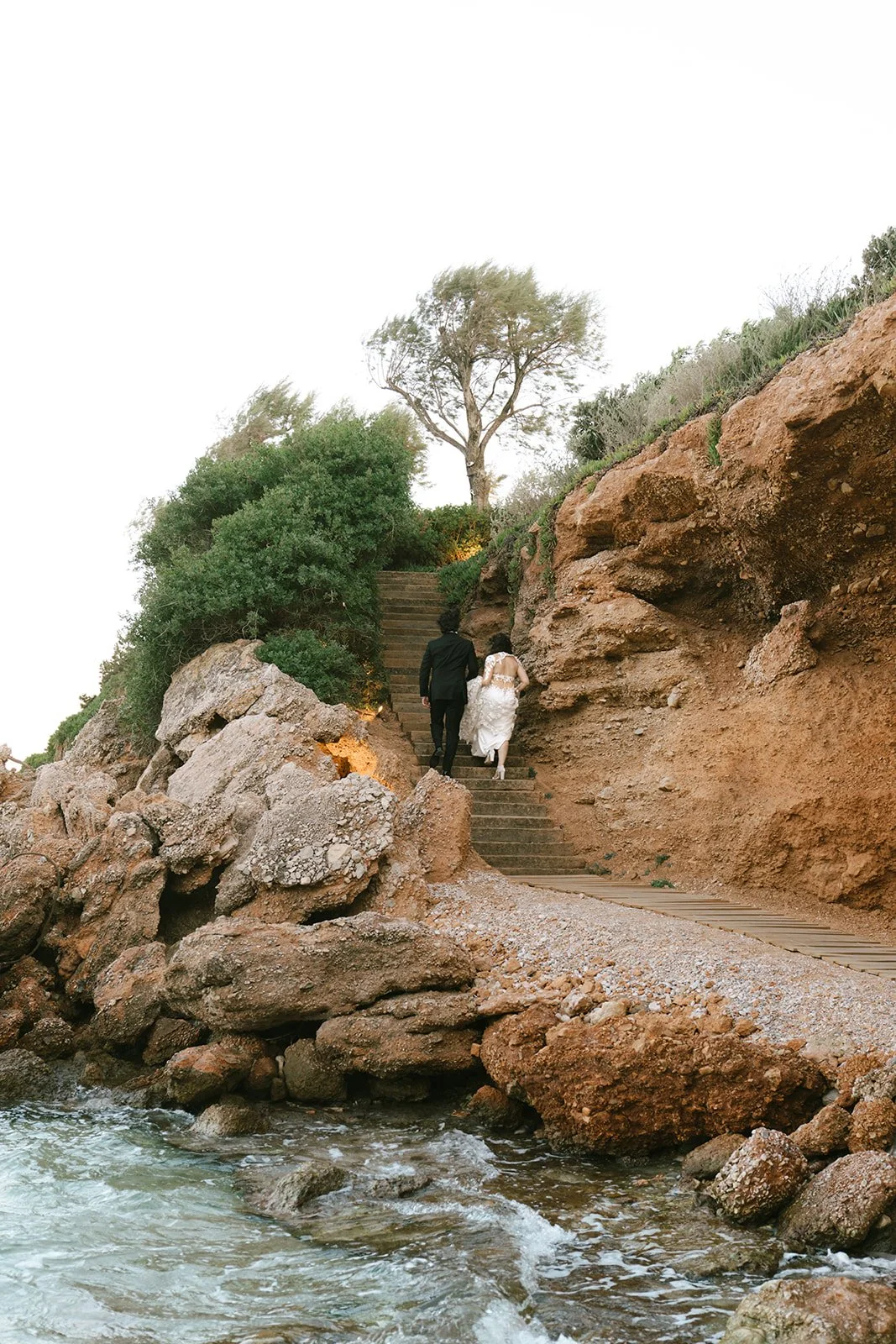 bride and groom photoshoot by the athens riviera