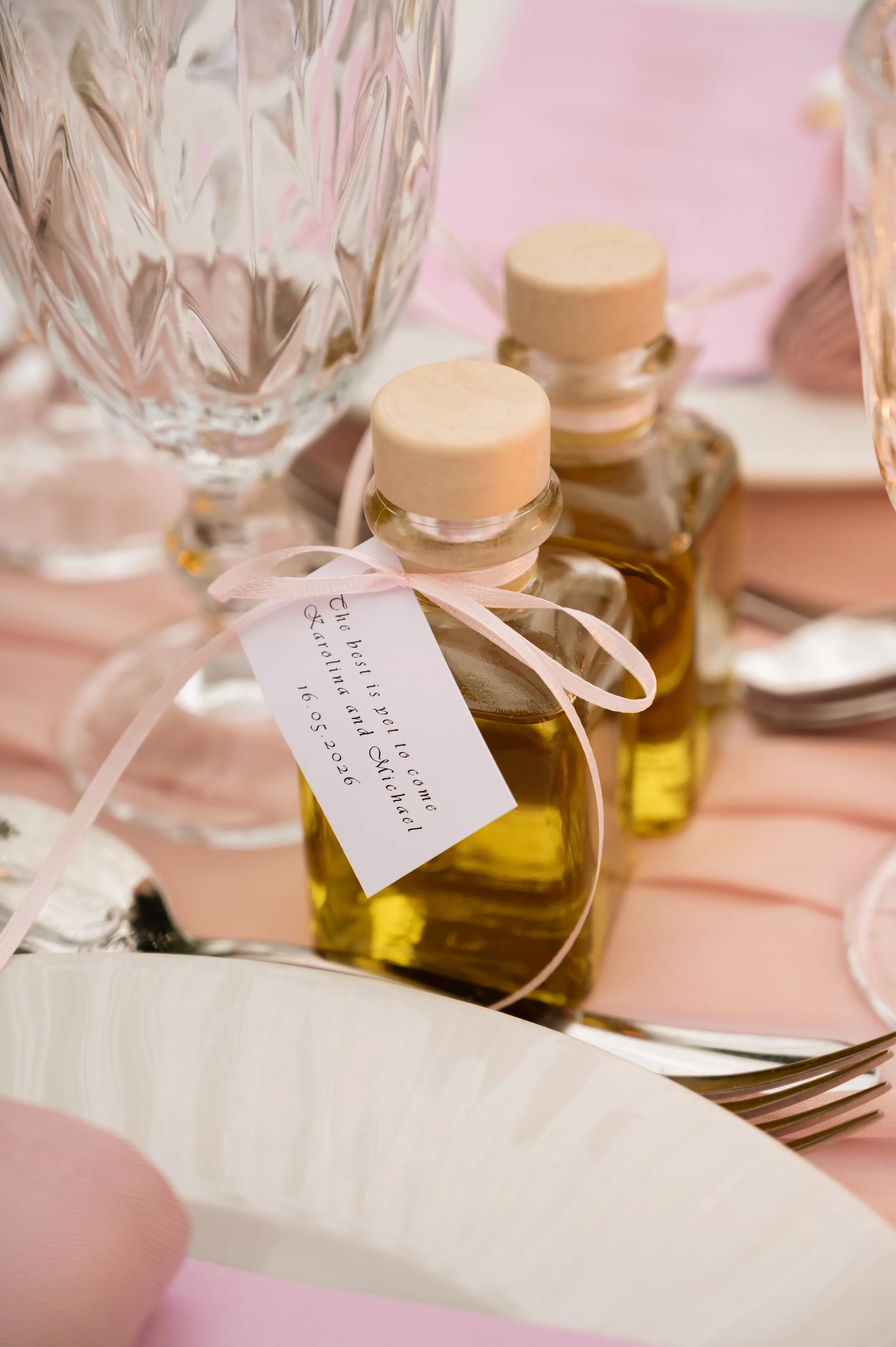 wedding-guests-favors.webp