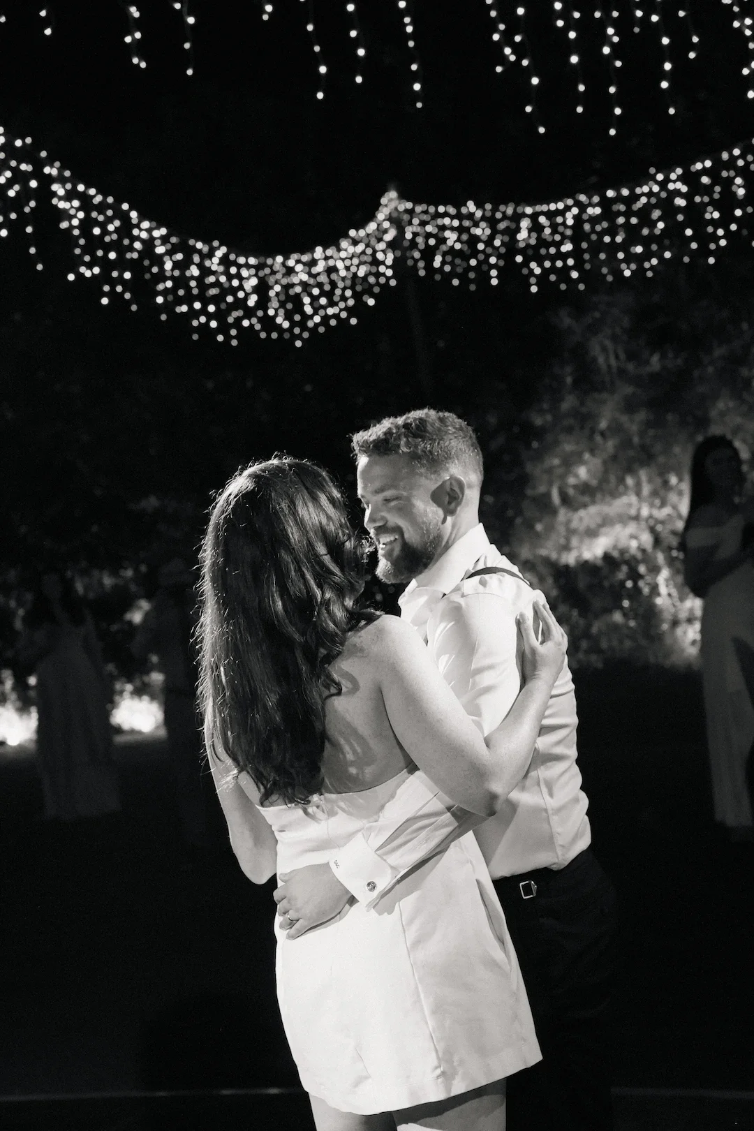 bride and groom first dance at orizontes estate