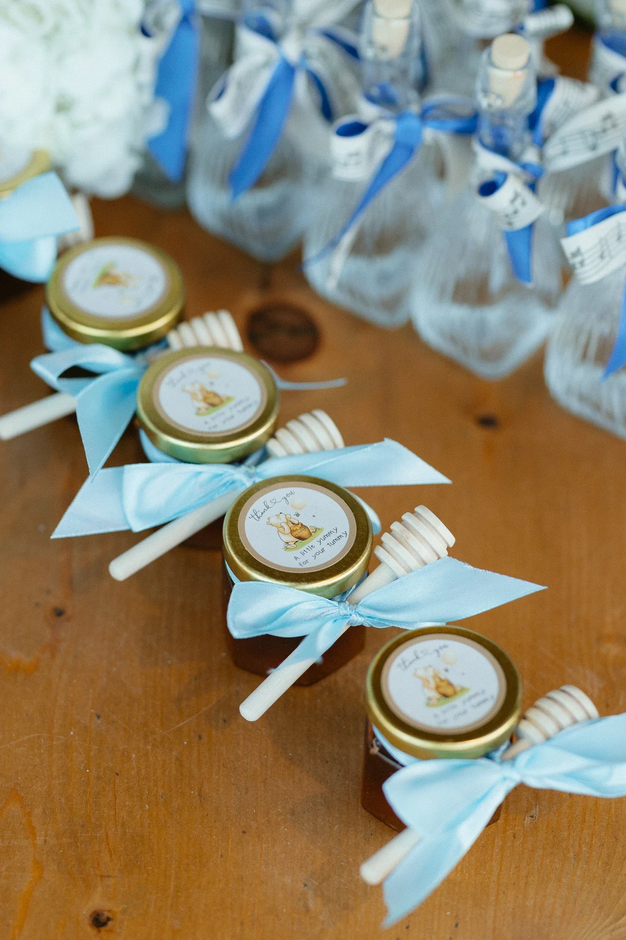 gifts-for-the-wedding-guests.webp