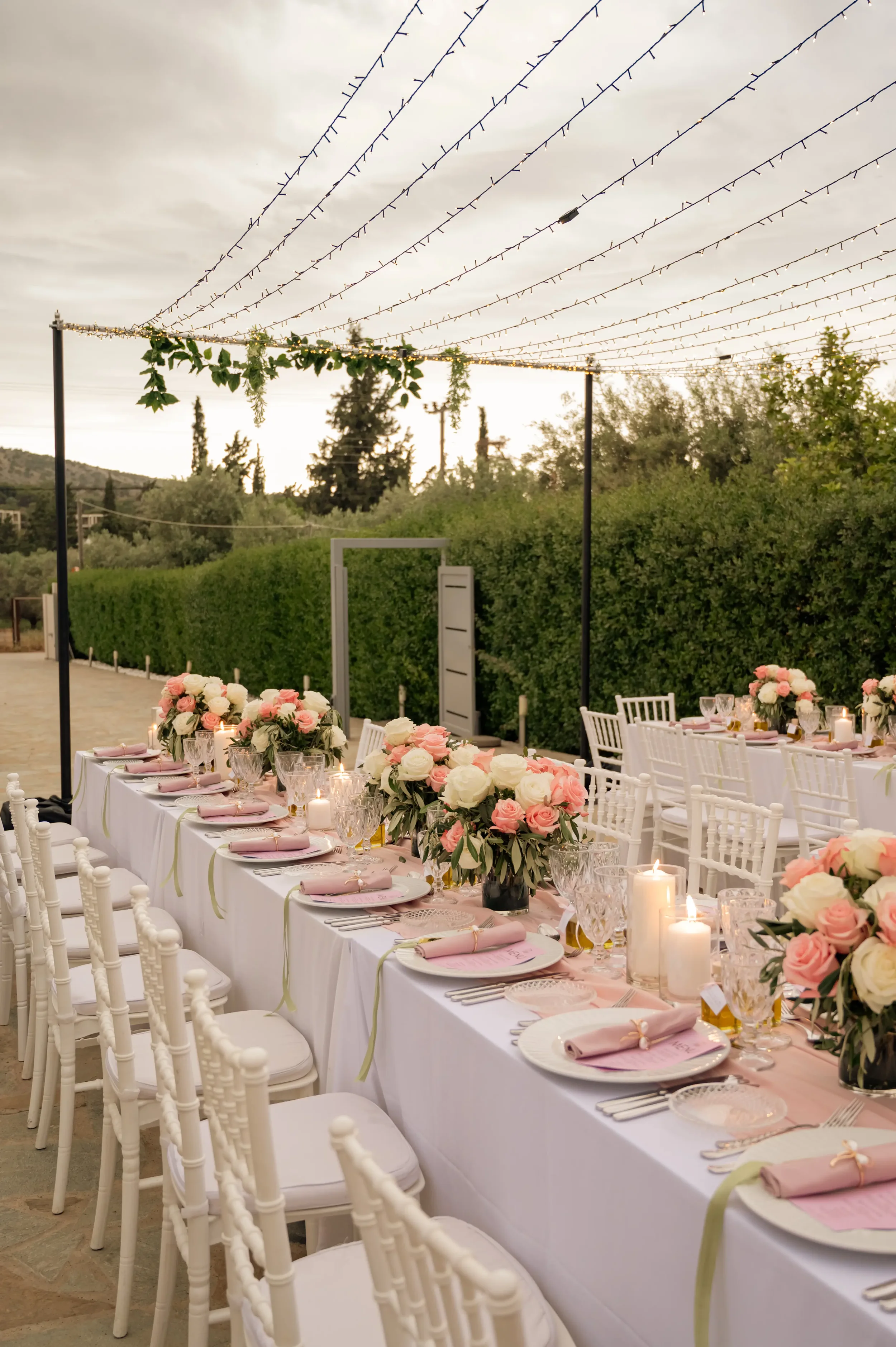 wedding-table-decorated-with-flowers.webp