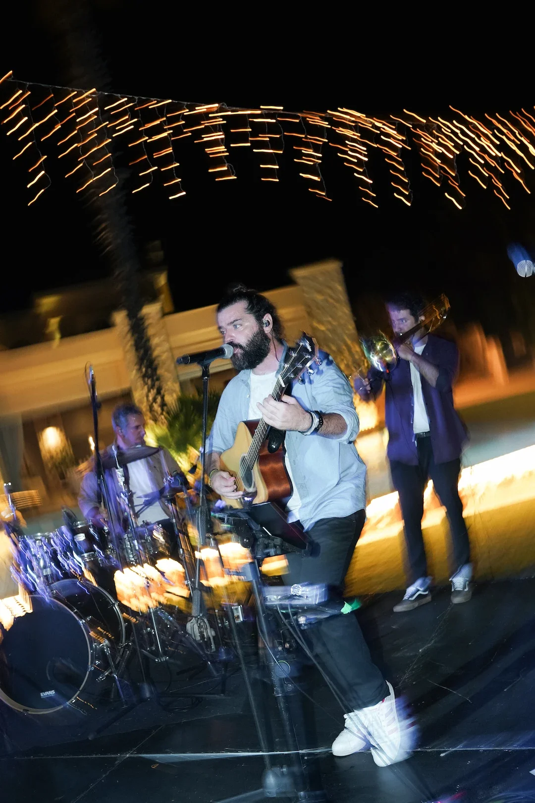 wedding live band performing at orizontes estate