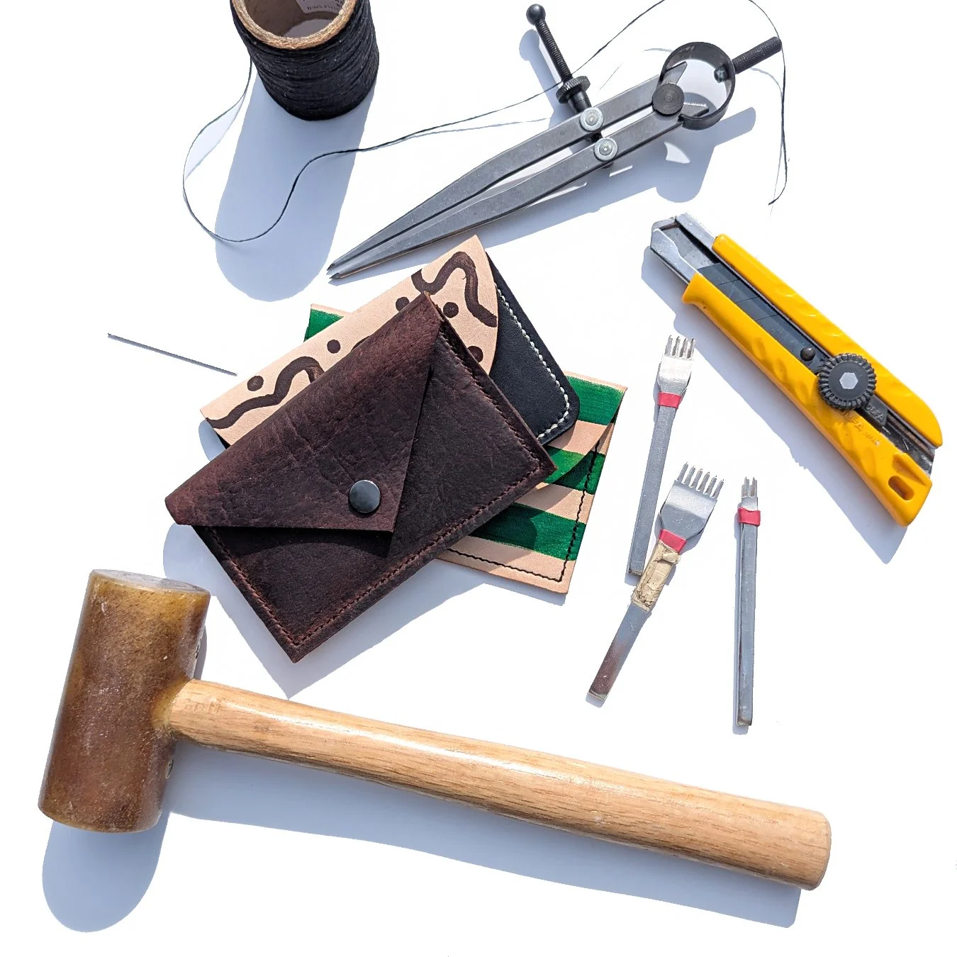 leatherwork 101- snap wallet.jpg