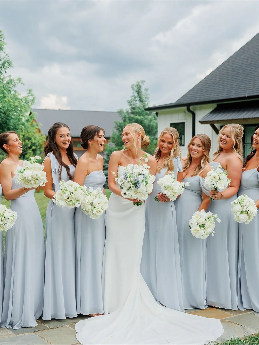 Reliving the most timeless and beautiful summer day 🤍✨! 

Though the fall season is flying by, we are still so obsessed with the couples we got to celebrate with just a few months ago. We&rsquo;re specifically fixated on Olivia and Jake&rsquo;s big 