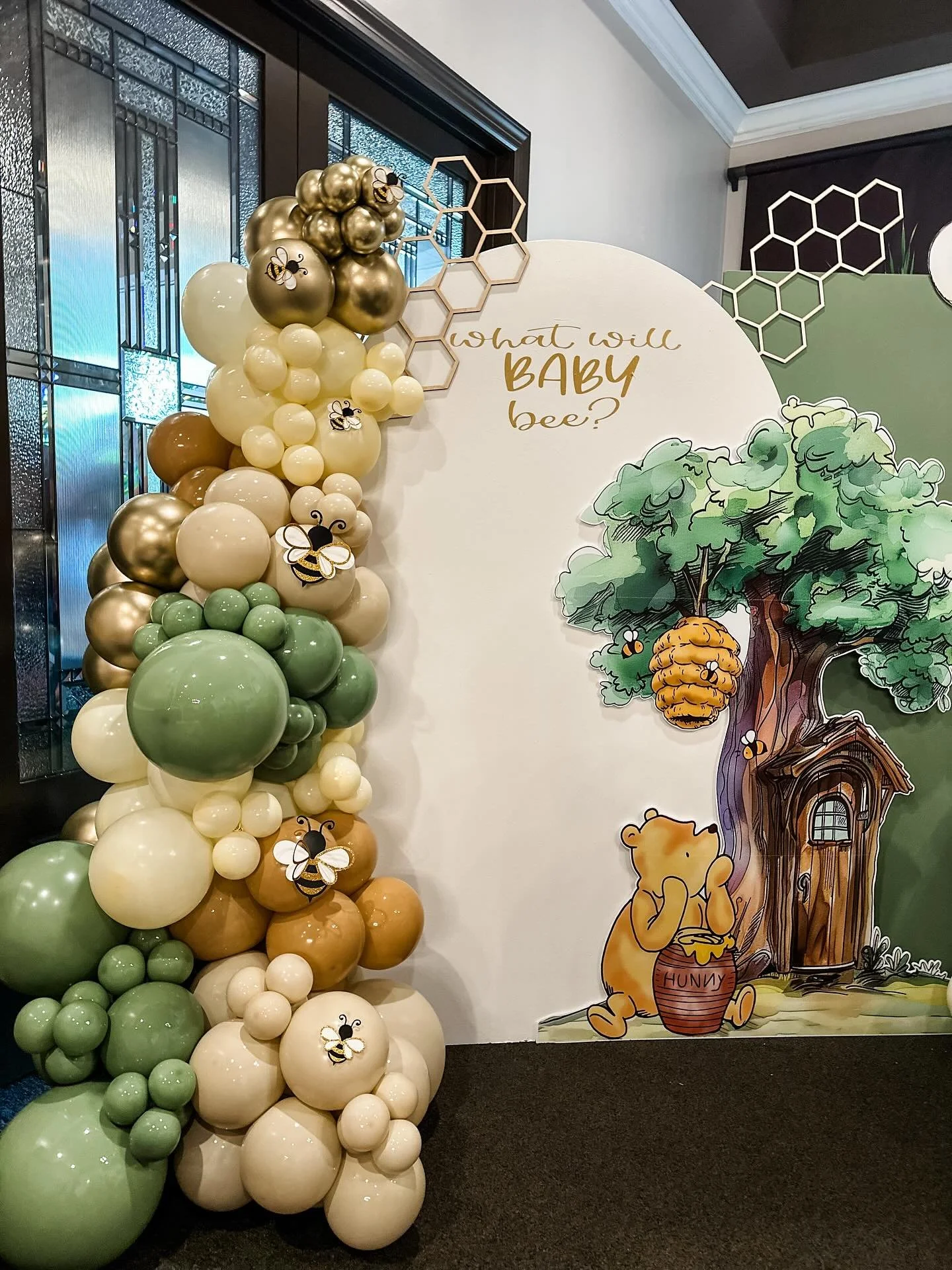 The sweetest baby shower for the mama to BEE 🍯🐝🤎

#babyshowerideas #babyshower #njballoons #balloonsnj #balloondecorations #backdrops #njsmallbusiness #njmom #njpartyplanner