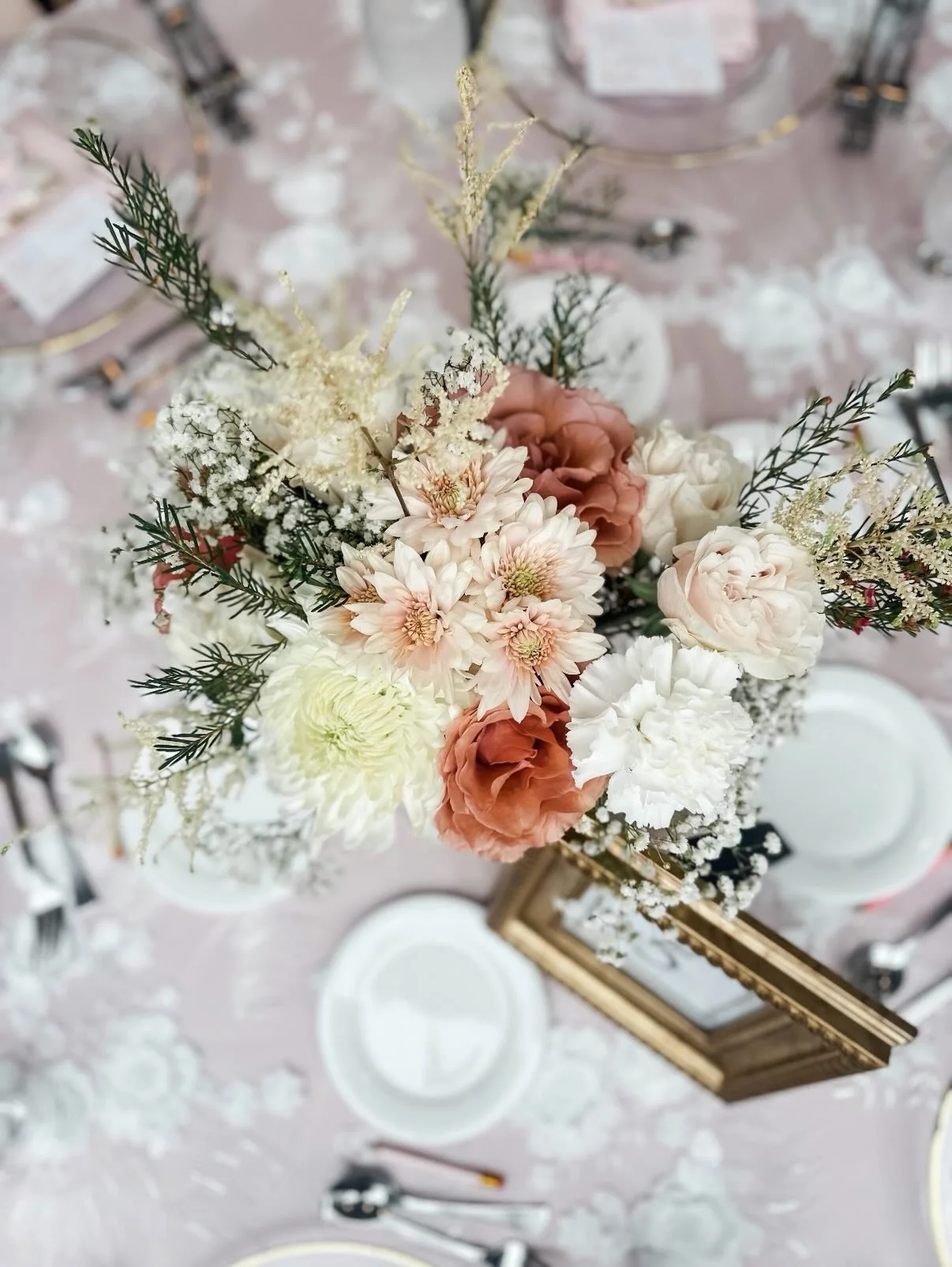 A little reminder that warmer days + blooming florals are on the way 🌸 

#njflorist #njfloraldesigner #njfloraldesign #njeventdesigner #njballoons