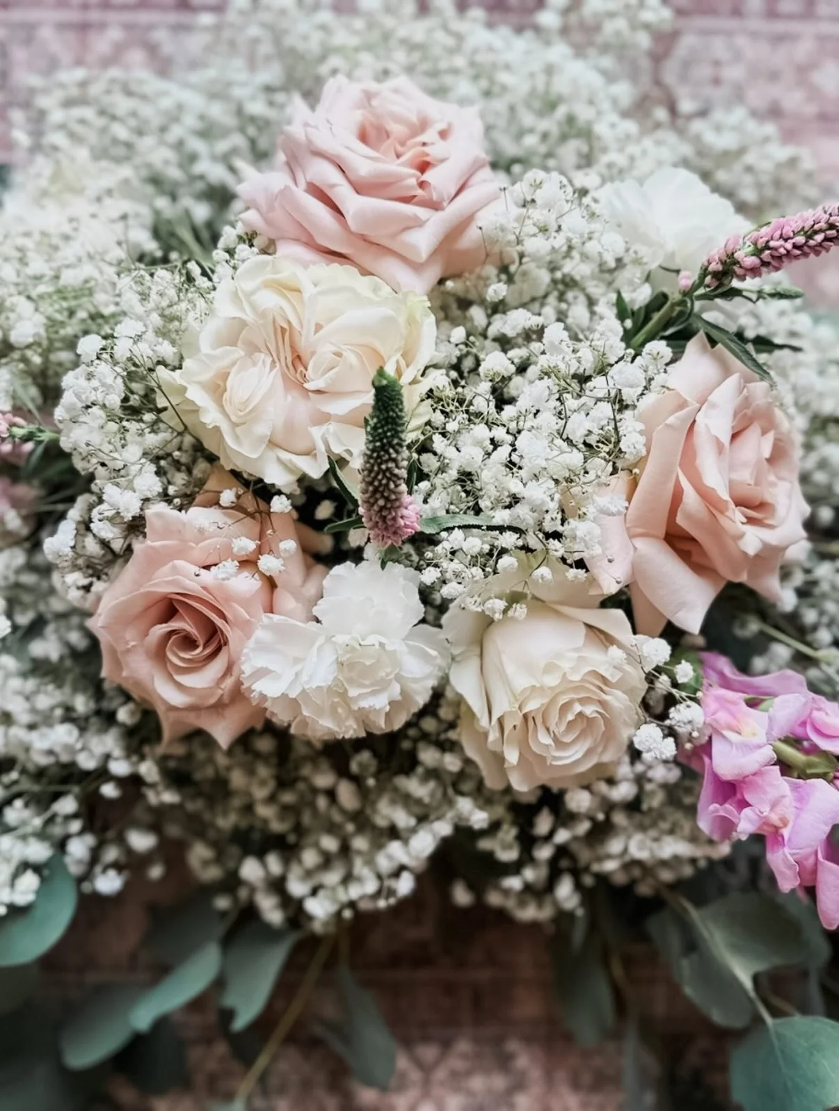 Where roses bloom and warmer days begin 🩷🌞

#njflorist #njbabyshower #njbridalshower #njbride #babyinbloom